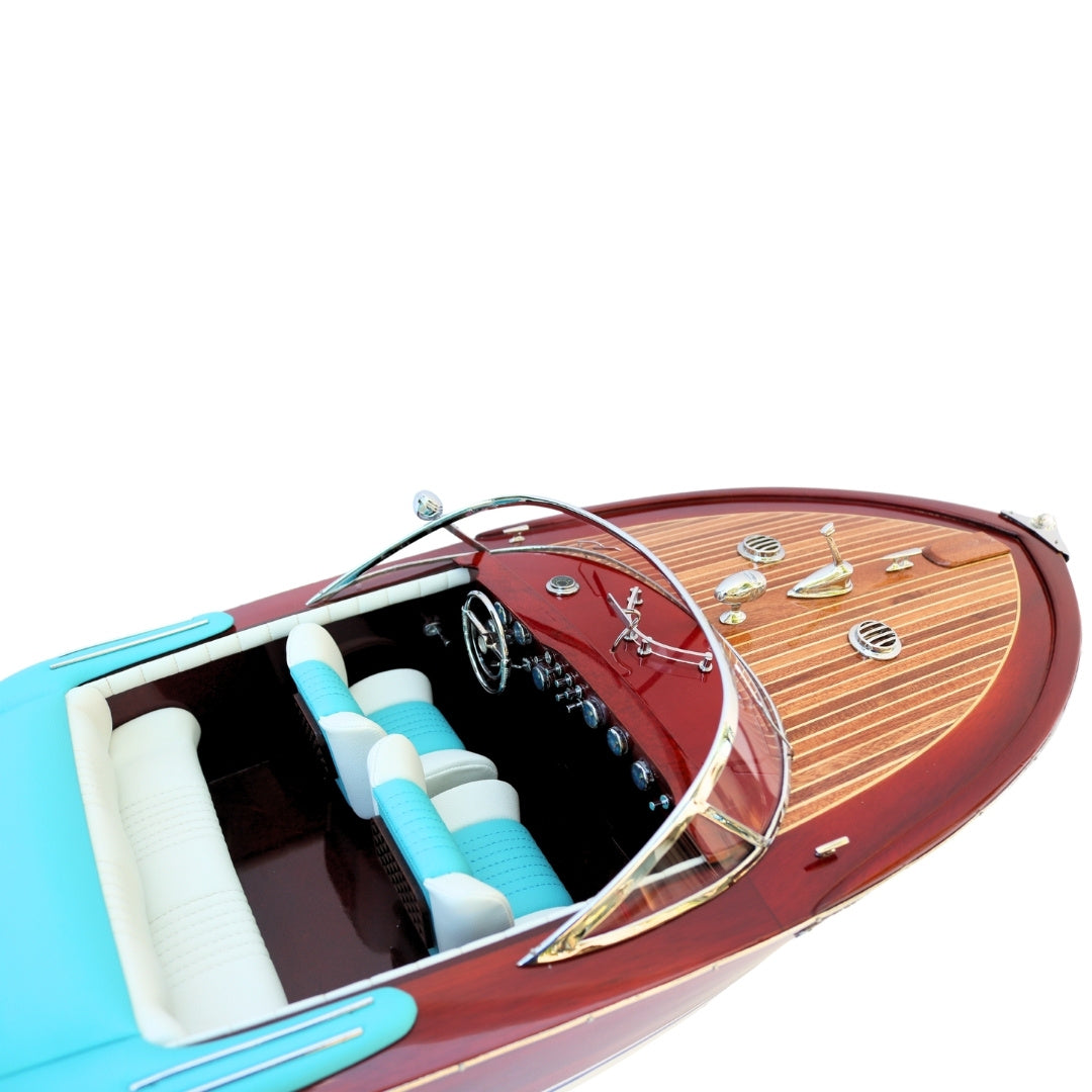 Exklusives Modell des Motorboots Riva Aquarama 87 cm mit Personalisierung durch Gravur