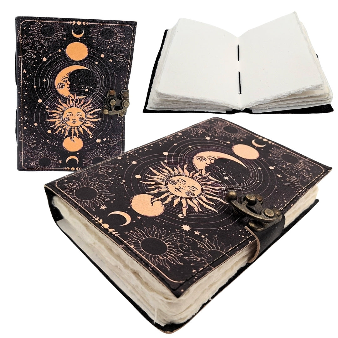 Dekoratives Leder-Notizbuch Sonne und Mond 200 Seiten mit Personalisierung durch Gravur, marineblau, aus Ziegenleder, ideal als Geschenk