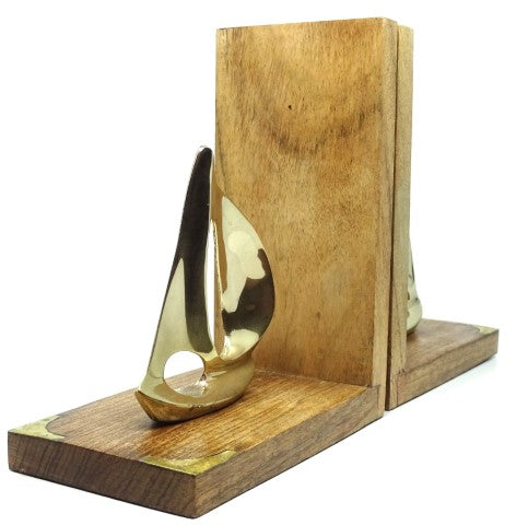 Buchstützen aus Messing in Form von Yachten mit Gravur