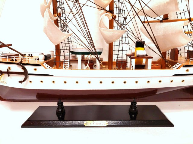 Modell des Segelschiffs Dar Pomorza 80 cm mit personalisierbarer Gravur