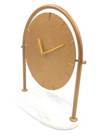 Elegante runde Metalluhr auf Marmorsockel mit Gravurpersonalisierung