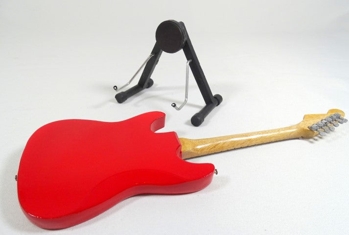 Mini-Gitarre Dire Straits Mark Knopfler MGT-0581 mit der Möglichkeit der Personalisierung durch Gravur