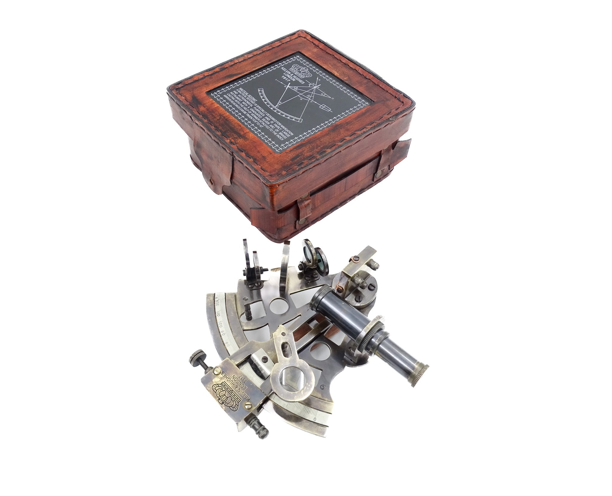 Messing-Sextant mit Gravur in Lederbox – Replik von 1917, ideal als Geschenk für Segler und Astronomen, Maße 13x12x6 cm, Antik, Material: Messing und Glas