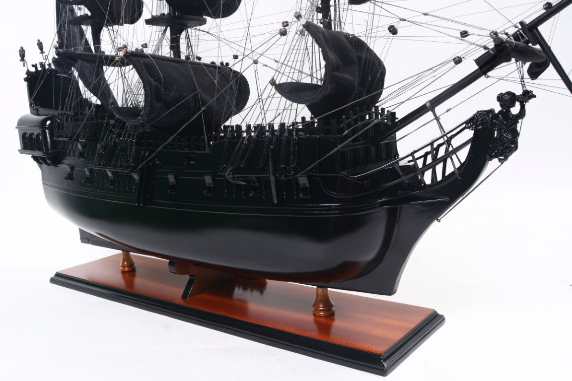 Modell des Piratenschiffs Schwarze Perle BP80R mit Gravurmöglichkeit, Länge 89 cm, exklusives Geschenk für jeden Anlass, Kunsthandwerk, Holzsockel
