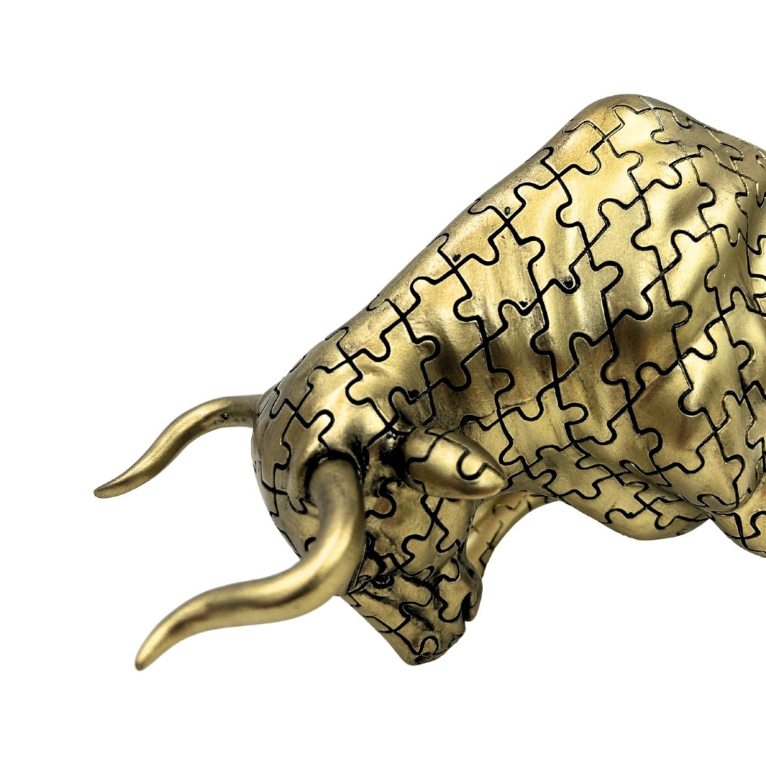 Goldene Stier-Dekorationsfigur mit Gravurmöglichkeit – elegantes Symbol für Stärke und Reichtum, 33,3 cm, Polyresin