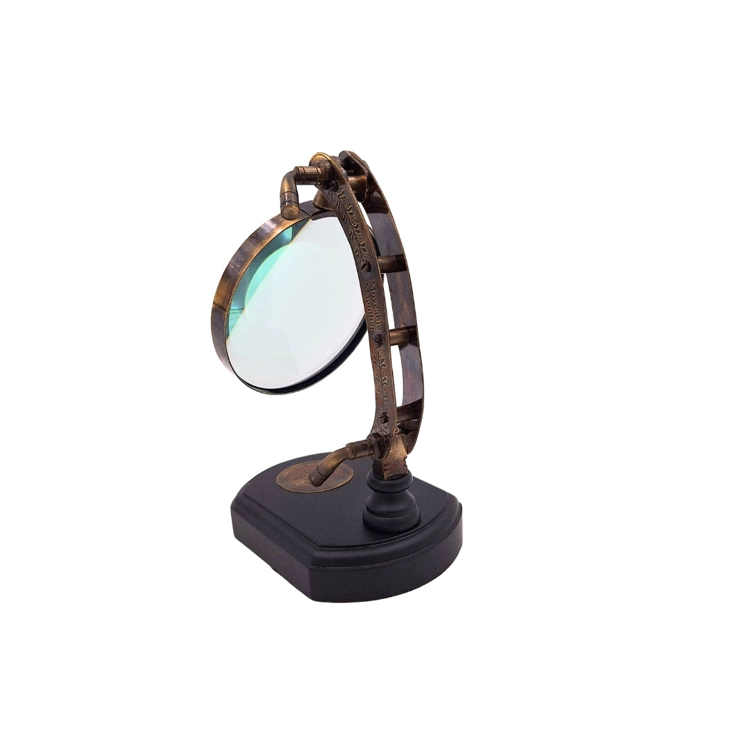 Elegante Lupe auf Holzsockel mit Verstellung, Möglichkeit der Personalisierung durch Gravur, ideal als Geschenk, Höhe 20 cm, Vergrößerungsglas 10 cm, Messinggehäuse und -arm