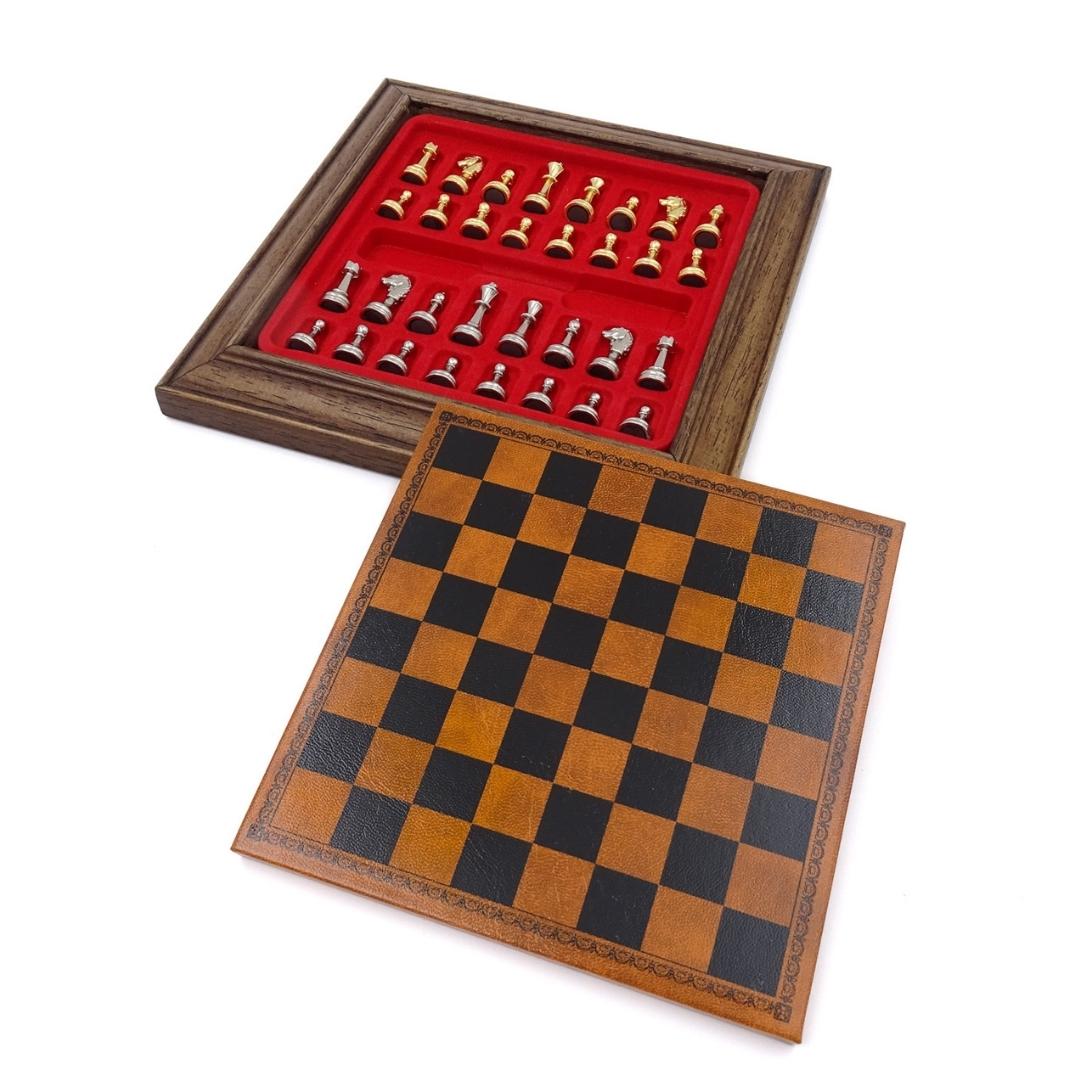 Exklusive magnetische Metall-Schachfiguren Italfama 18x18 cm mit personalisierbarer Gravur – elegantes Geschenk für jeden Anlass, braun-schachbrettmuster mit gold-silbrigen Figuren