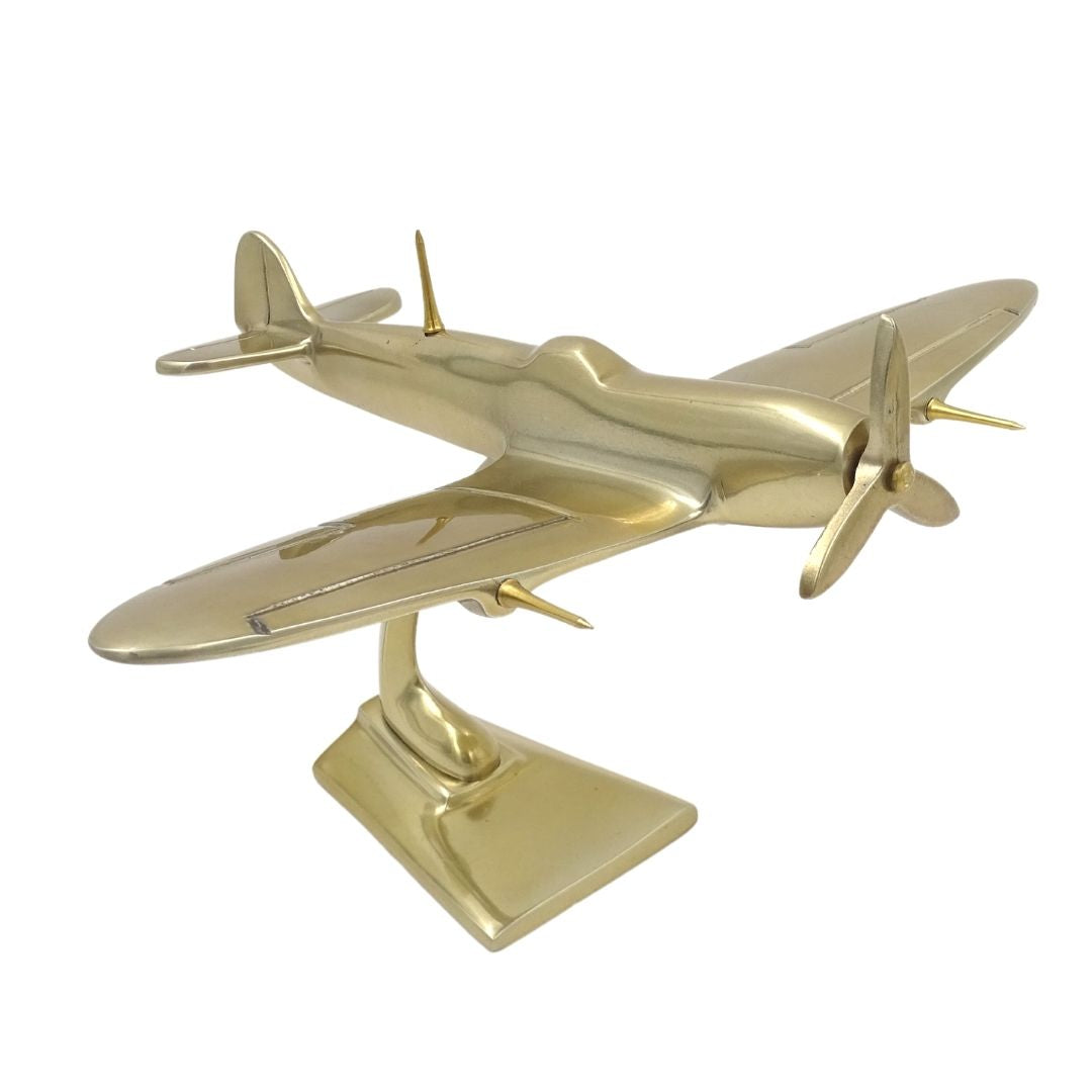 Modell des Jagdflugzeugs Spitfire aus Aluminium in Gold mit personalisierbarer Gravur