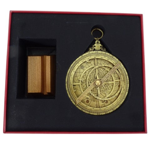 Europäisches Astrolabium H32 – Premium-Renaissance-Replik mit personalisierbarer Gravur – ideales Geschenk mit elegantem Holzsockel – Höhe 12 cm, handgefertigt mit Liebe zum Detail