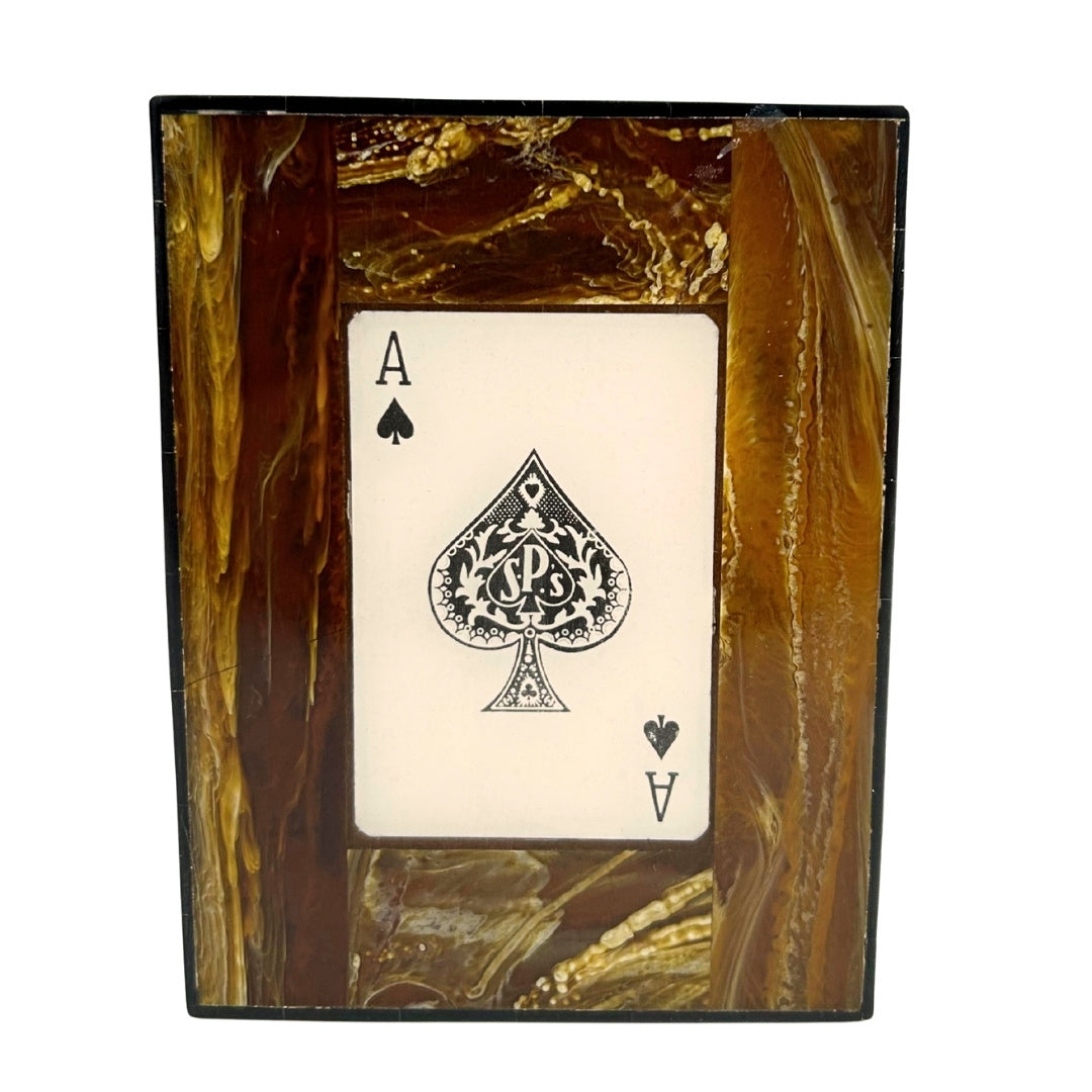 Stilvolles Set aus zwei Kartendecks in eleganter Harzbox mit personalisierbarer Gravur