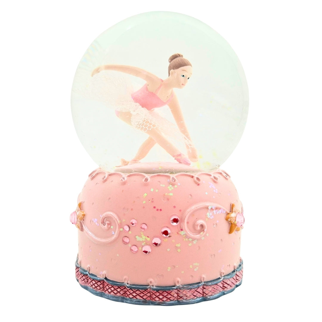 Tanzende Ballerina in 12 cm Glaskugel mit personalisierbarer Gravur - Elegante pastellfarbene Dekoration als Geschenk für Ballettliebhaber, aus Polyresin und Glas gefertigt