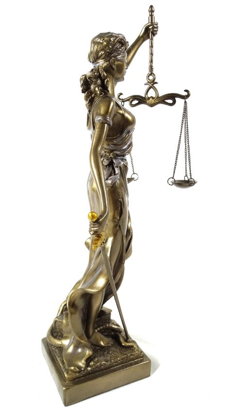 Temida-Figur 35 cm mit der Möglichkeit der Personalisierung durch Gravur - elegantes Geschenk für Juristen, Richter oder Rechtsanwälte, gefertigt aus Polyresin in goldener Farbe mit antikem Finish