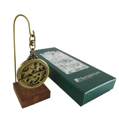 Miniatur-Astrolabium H81 auf Holzsockel mit personalisierbarer Gravur – elegantes Deko-Element als Geschenk für Astronomie-Liebhaber, Höhe 13 cm, Durchmesser 4,5 cm, außergewöhnliche Detailarbeit