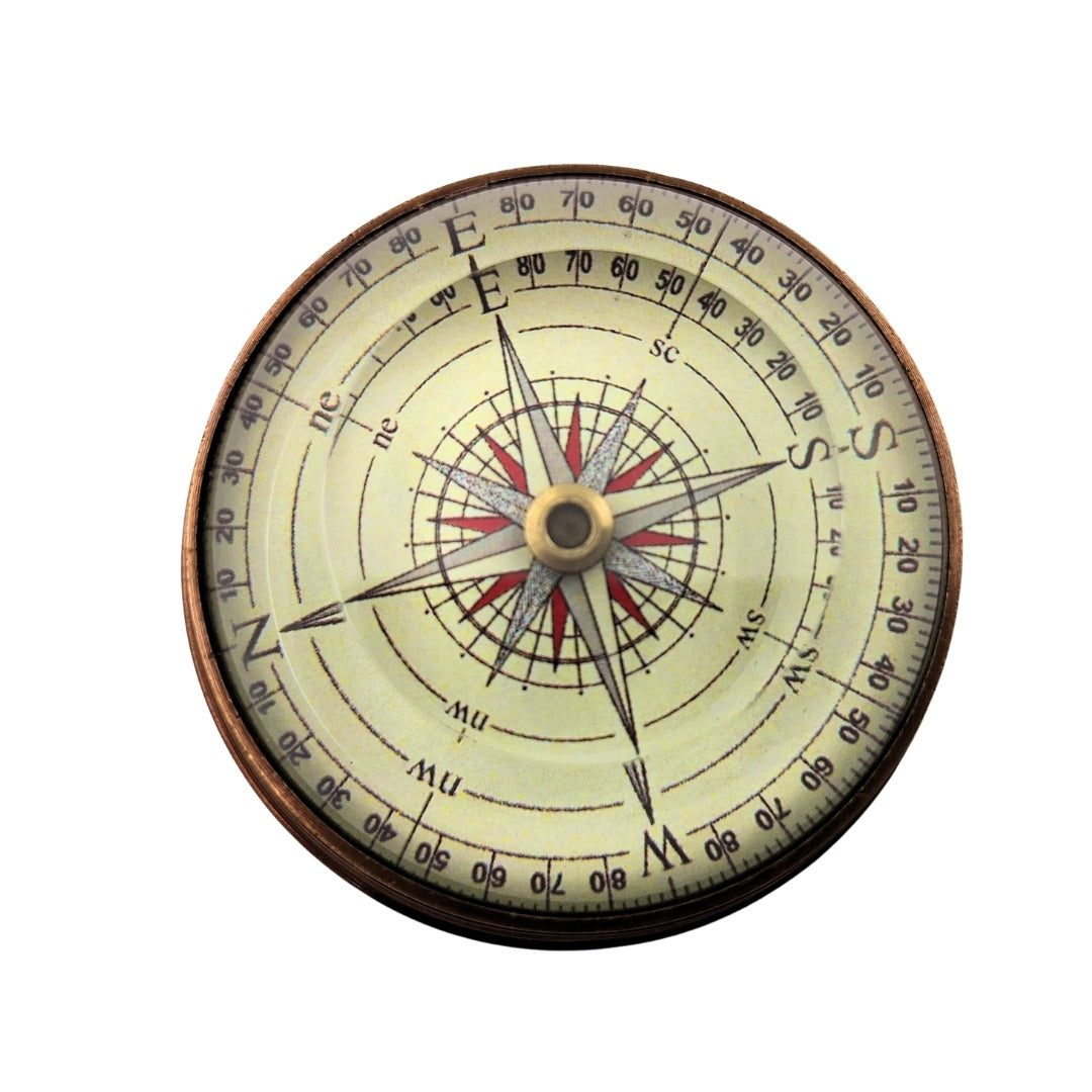 Stilvoller Linsenkompass aus Messing und Glas mit personalisierbarer Gravur – Retro-Schreibtisch-Gadget, ideales Geschenk für Reisende – Durchmesser 6,3 cm, Höhe 3 cm, Farbe Beige, Rot und Schwarz