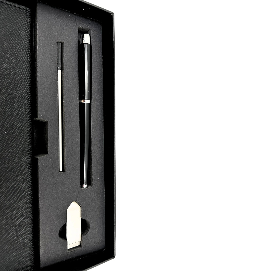 Elegantes Premium-Geschenkset mit Personalisierung – Leder-Notizbuch A5, Kugelschreiber und 16GB USB-Stick in schwarz-goldener Box