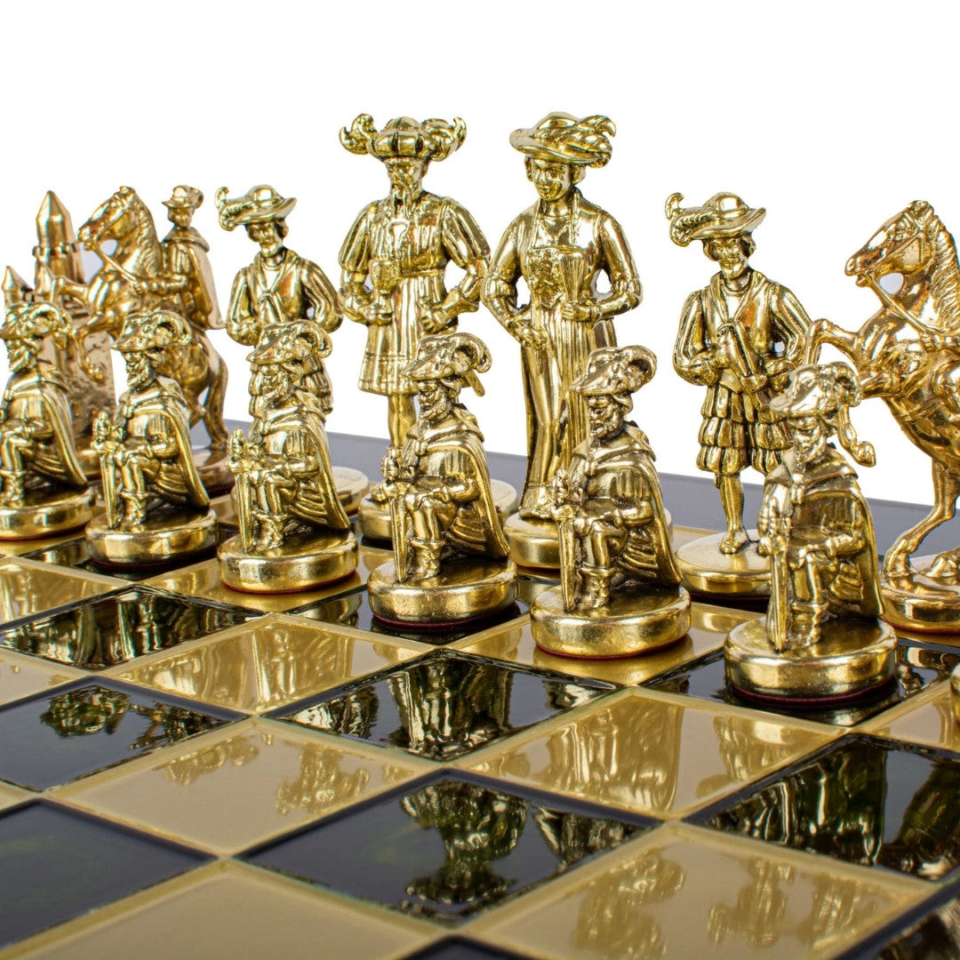 Exklusive Metall-Schachfiguren mit Messing-Schachbrett 44 x 44 cm – Mittelalterliche Figuren mit Personalisierung durch Gravur