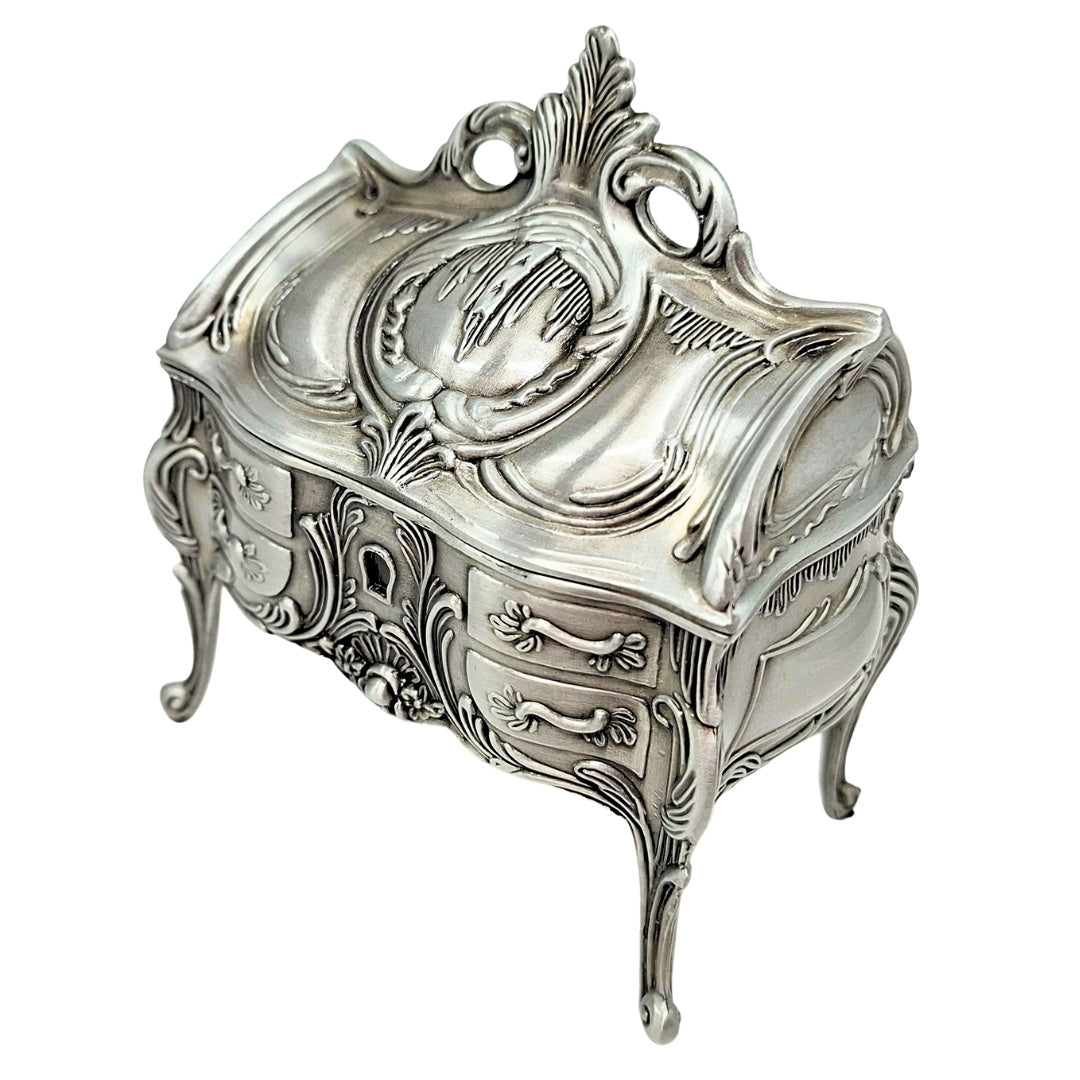 Silberne Retro-Metall-Schmuckschatulle 2056M mit Gravurmöglichkeit – elegantes Geschenk zum Muttertag oder Geburtstag, Maße 9,7 x 10 x 6,7 cm, Rokoko-Stil mit floralen Ornamenten