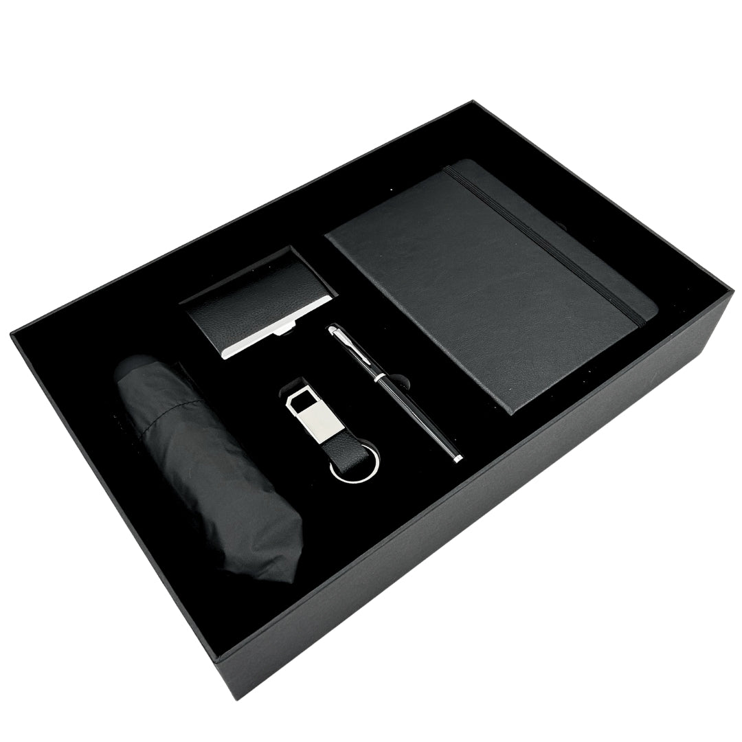Elegantes Geschenkset Classico mit Personalisierung - Leder-Notizbuch A5, Regenschirm, Kugelschreiber, Visitenkartenetui und Schlüsselanhänger in ästhetischer Geschenkbox