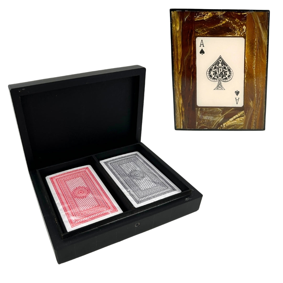 Stilvolles Set aus zwei Kartendecks in eleganter Harzbox mit personalisierbarer Gravur