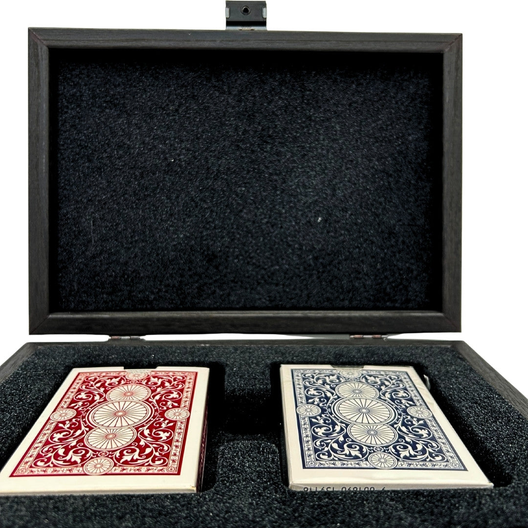 Exklusive Spielkarten in dekorativer Box mit individueller Gravurmöglichkeit – Dunkelblau und Rot, Holzkiste mit Samteinlage