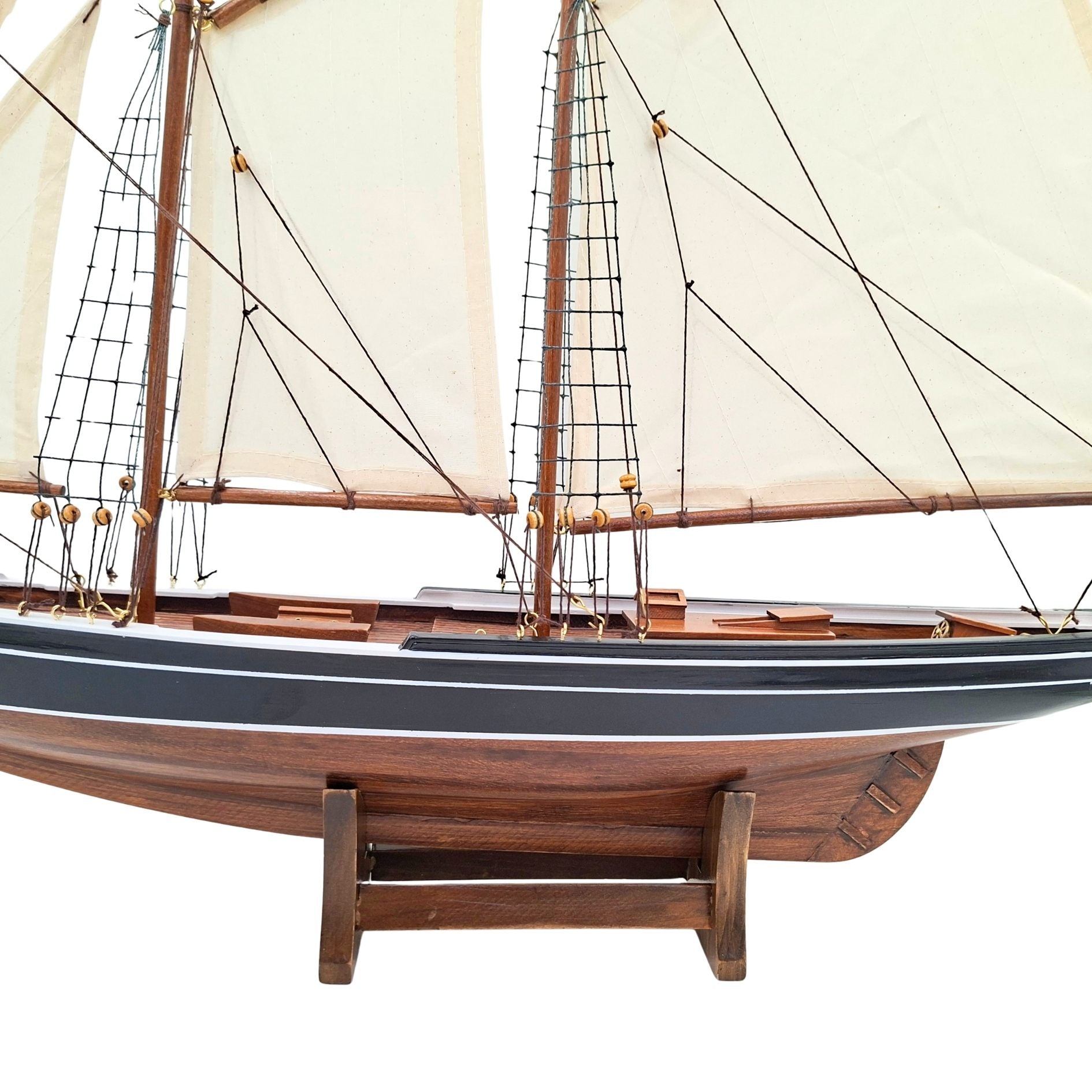 Modell des Bluenose-Schoners 78 cm mit Gravur – elegante maritime Holzdekoration, Geschenk für Segel- und Meeresgeschichtsfreunde mit natürlichen Segeln
