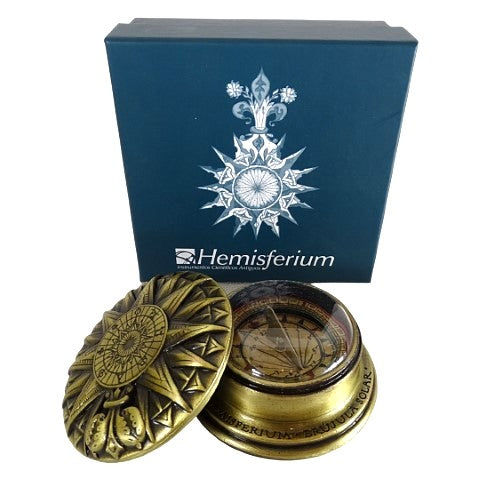 Messing-Renaissance-Sonnenkompass mit Gravur – elegantes Vintage-Geschenk, Höhe 4,5 cm, Durchmesser 8,5 cm
