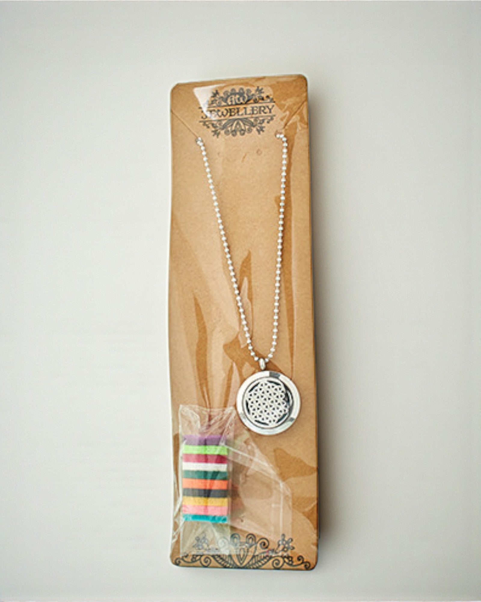 AromaTree Harmony – Aromatherapie-Halskette Baum des Lebens 25 mm