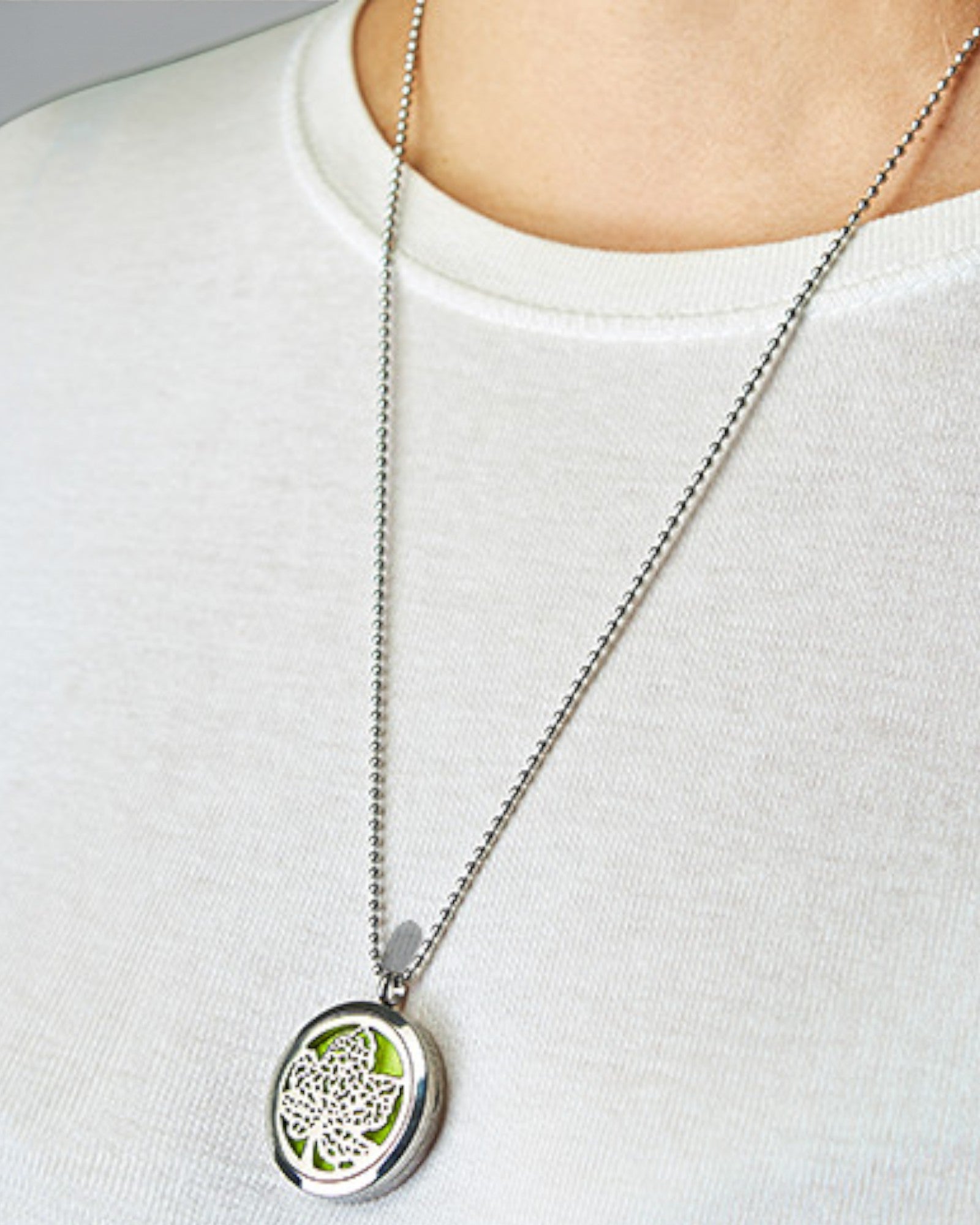 Aromalife Chakra OM-Halskette – Duftmedaillon 30 mm