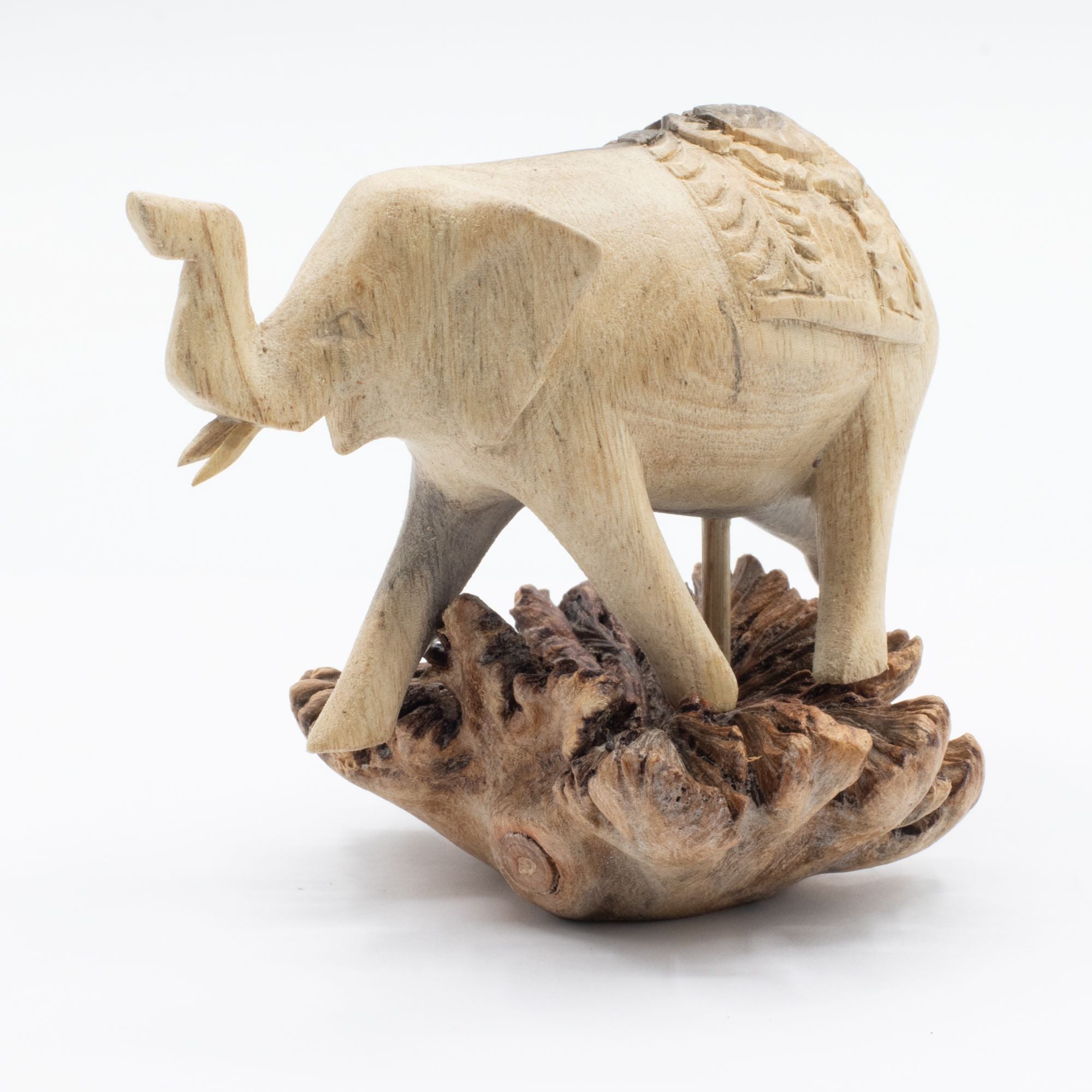 Handgeschnitzte Elefantenfigur aus Parasitenholz
