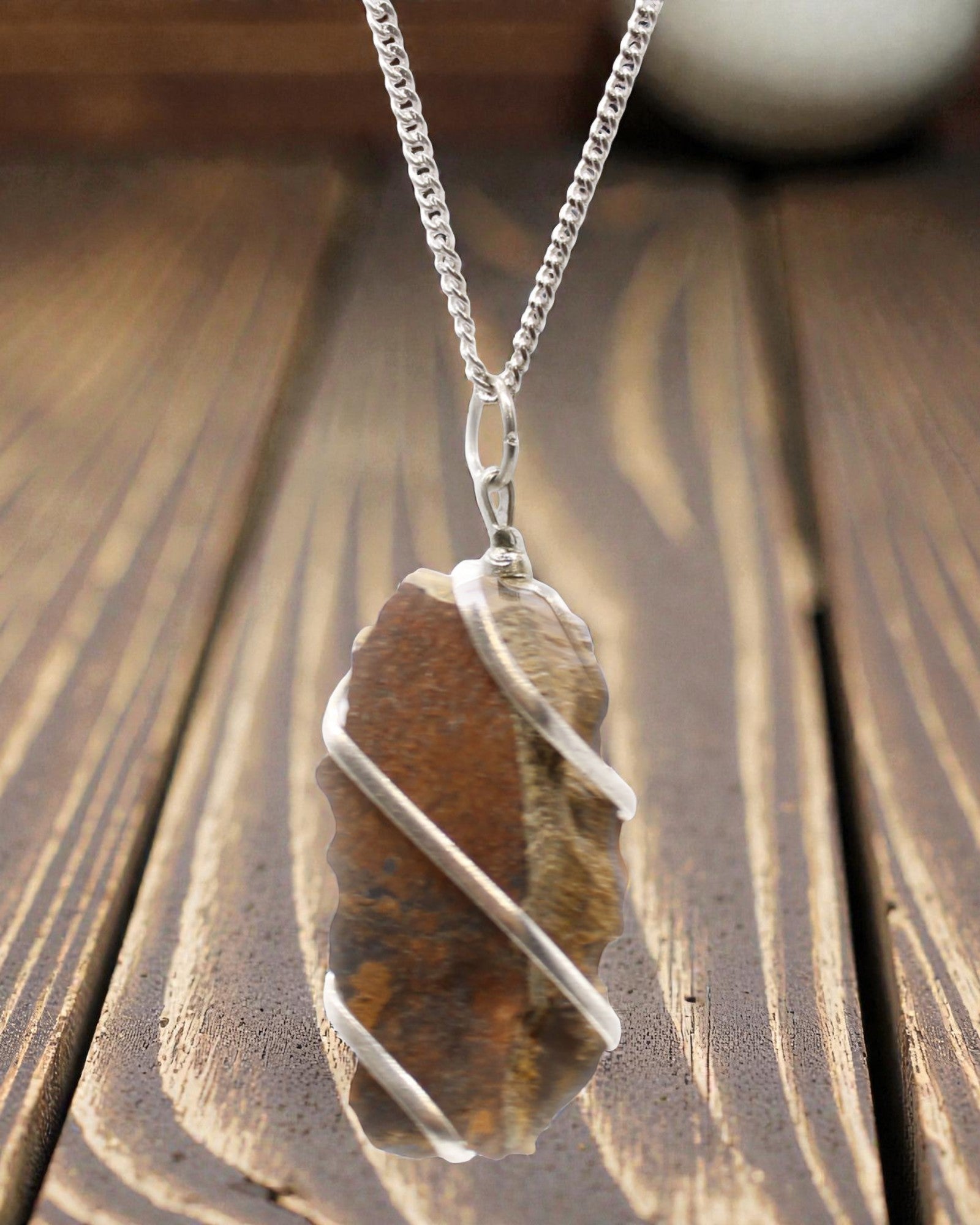 Spiralkraft – Halskette mit rohem Tigerauge