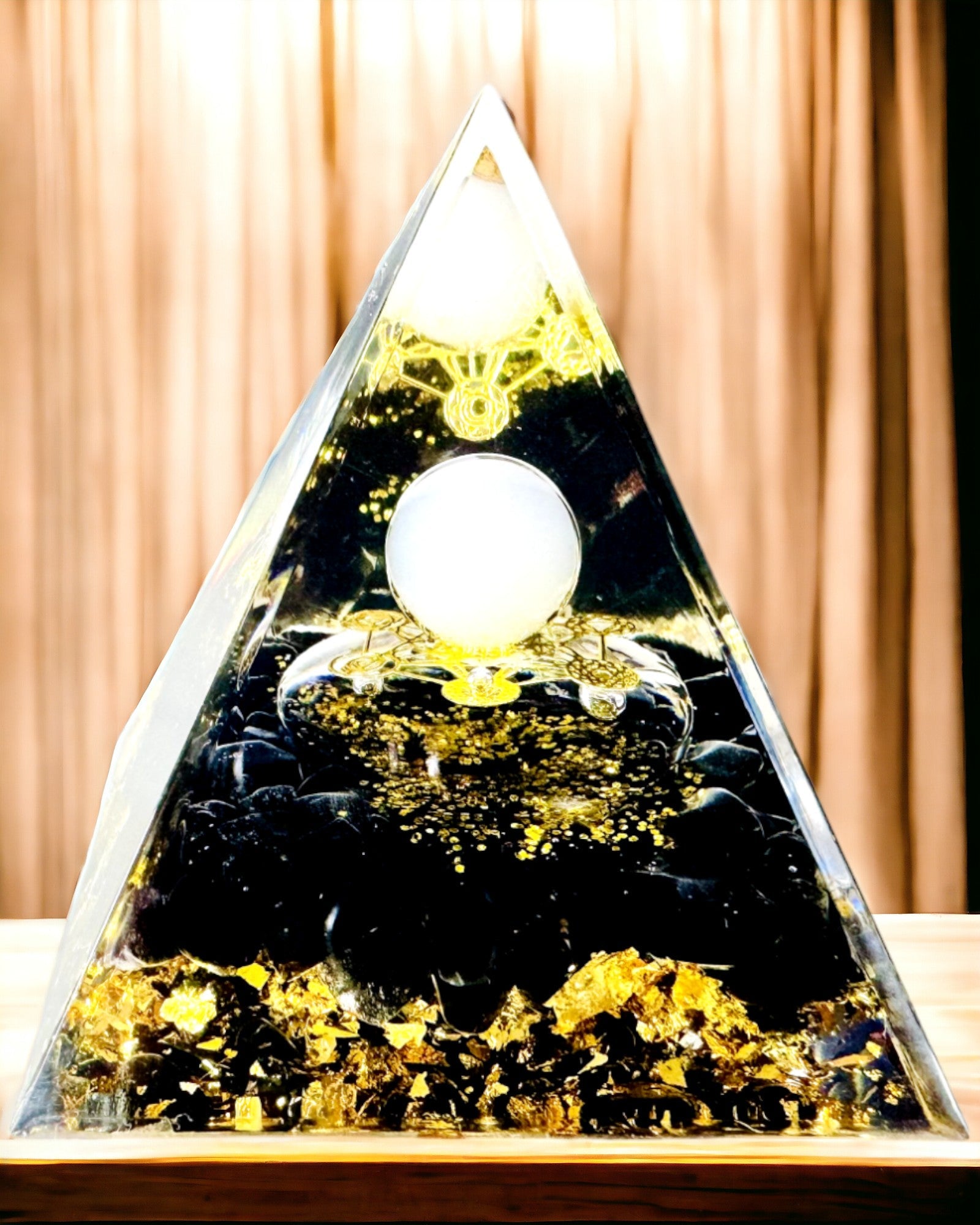 Orgonit-Pyramide mit Obsidian – Chakra-Energie-Generator, Reiki-Meditationswerkzeug mit Naturstein