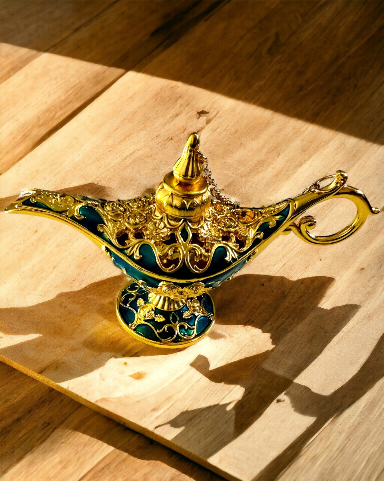 Kleine handgefertigte Aladdin-Lampe - Künstlerisches Metallhandwerk zur Wohnungsdekoration, Gravur