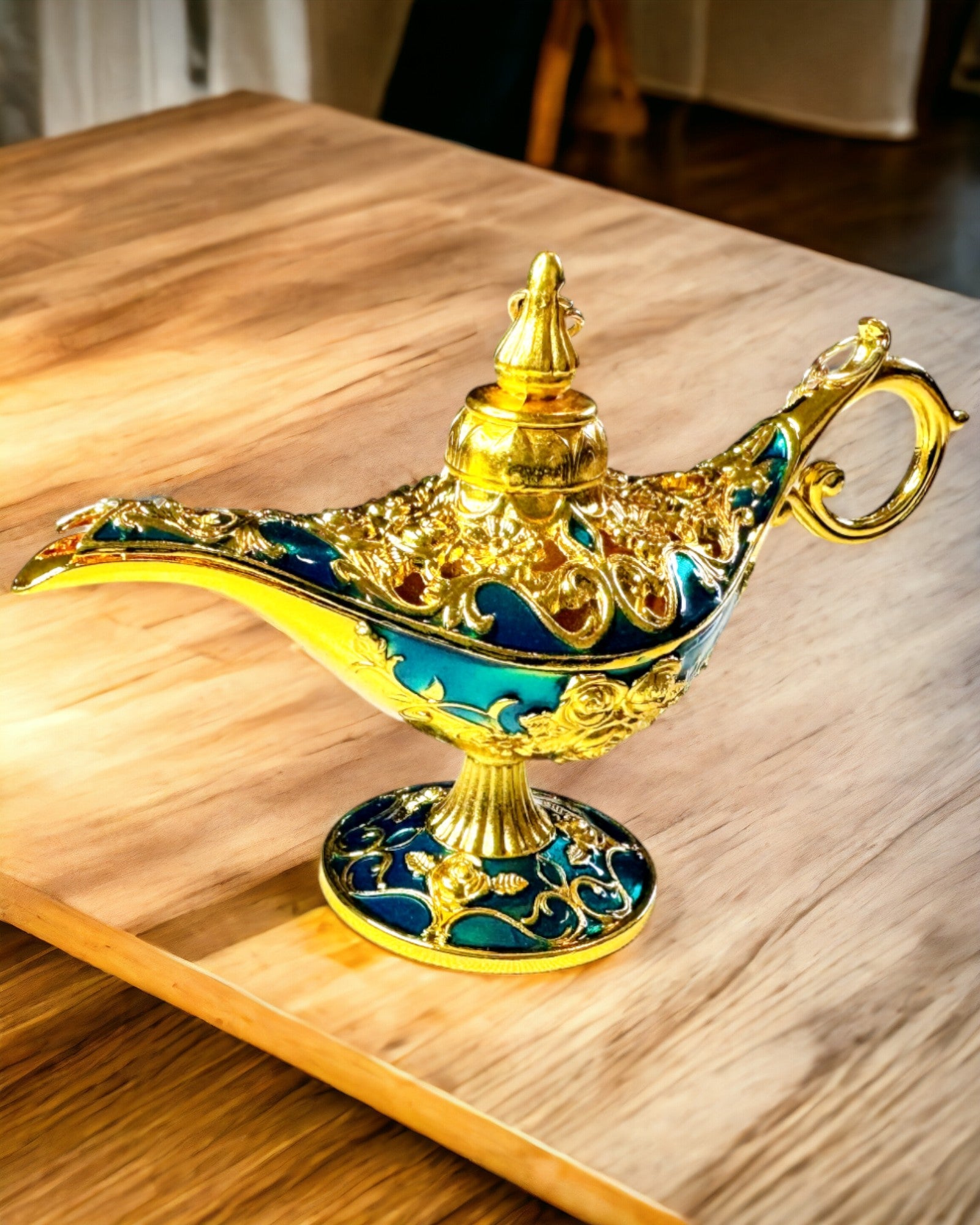 Kleine handgefertigte Aladdin-Lampe - Künstlerisches Metallhandwerk zur Wohnungsdekoration, Gravur