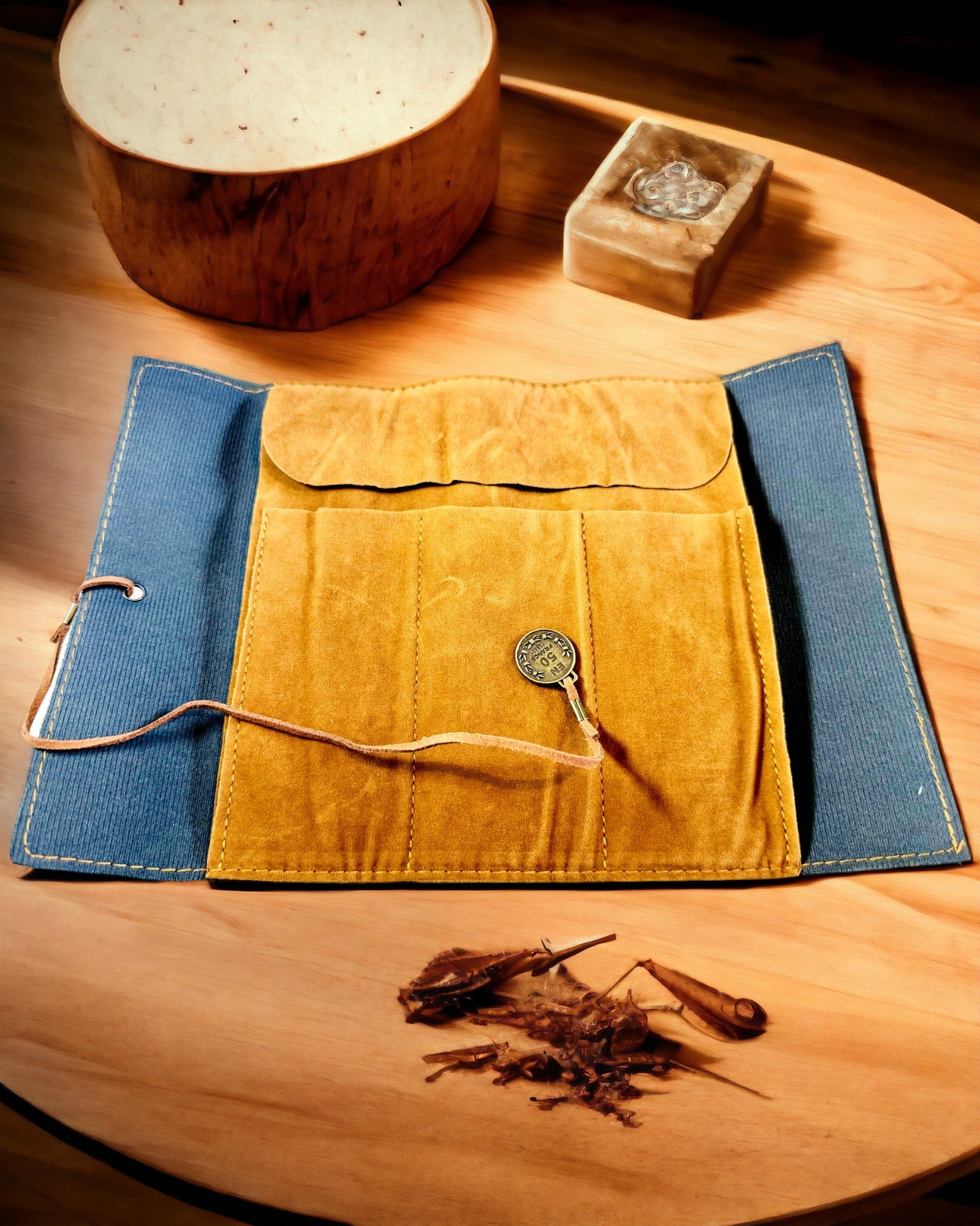 Retro Dunkelbraunes Lederetui mit Schatzkartenmotiv - Elegante Tasche zur Aufbewahrung von Schreibschätzen