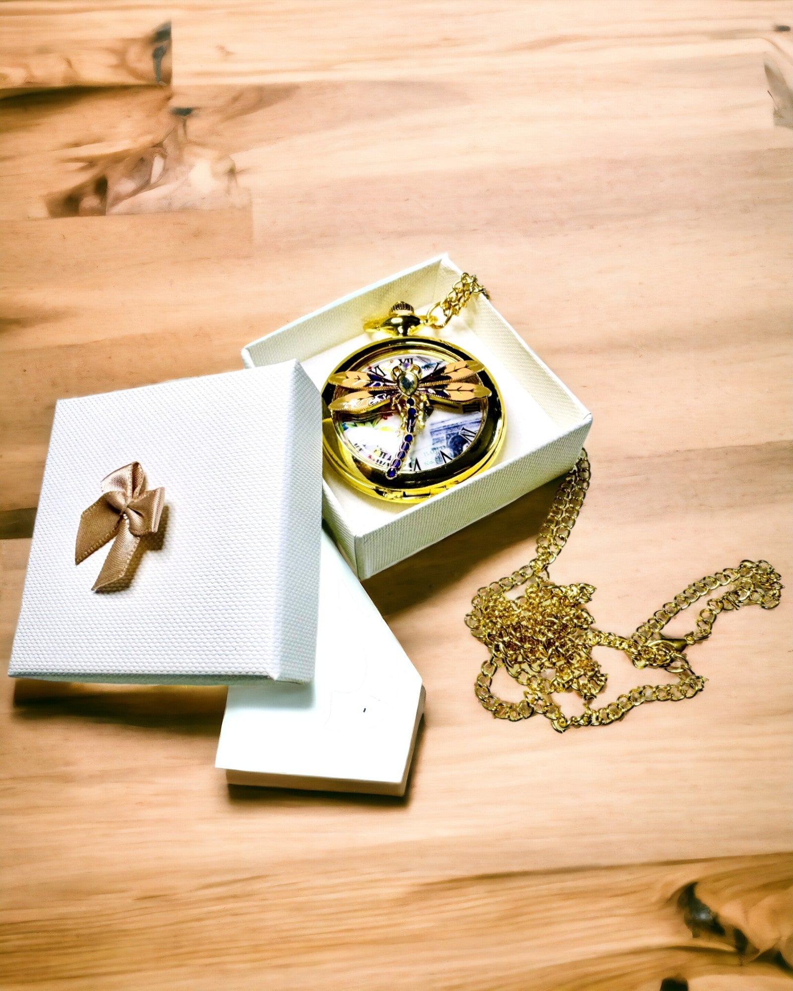 Klassische Vintage-Taschenuhr mit transparentem Deckel