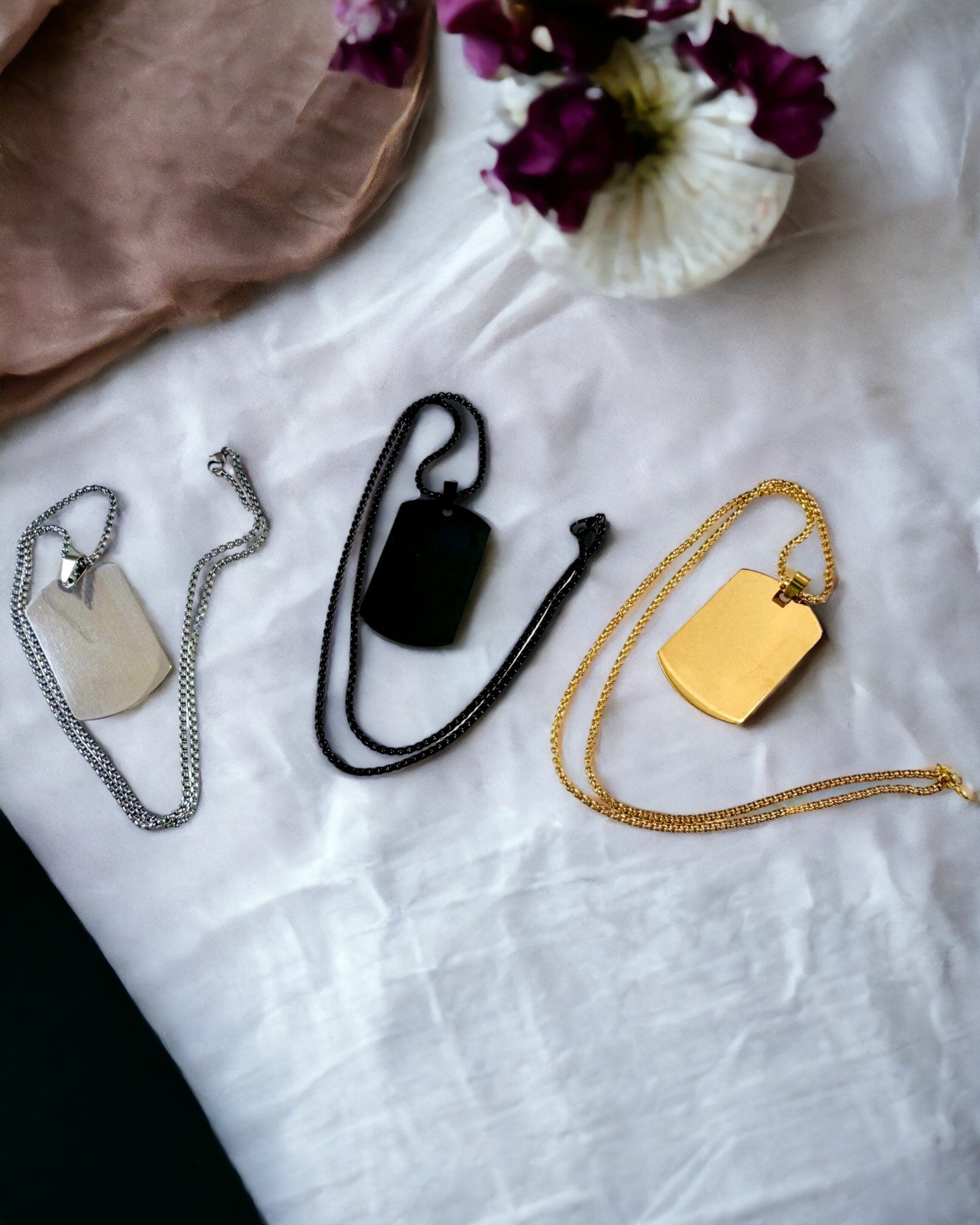 Halskette mit Dog Tag "Drei Schattierungen des Stils" - Erkennungsmarke - Eleganter Anhänger aus Edelstahl mit Gravuroption