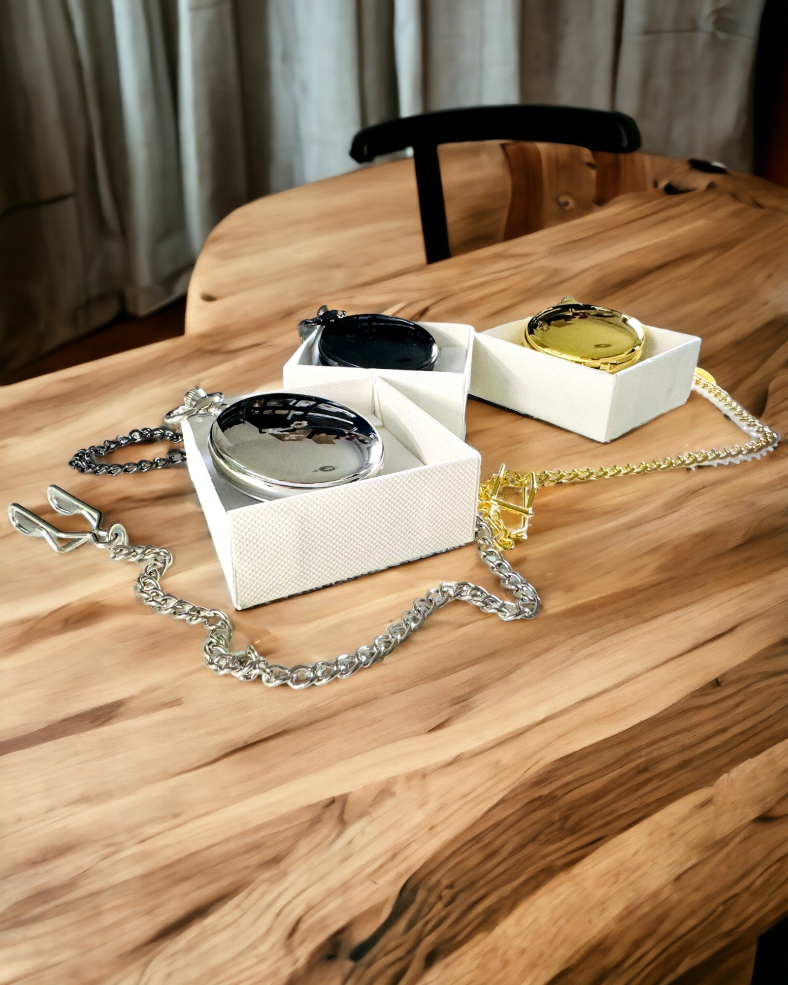 Goldfarbene Taschenuhr mit Gravurmöglichkeit