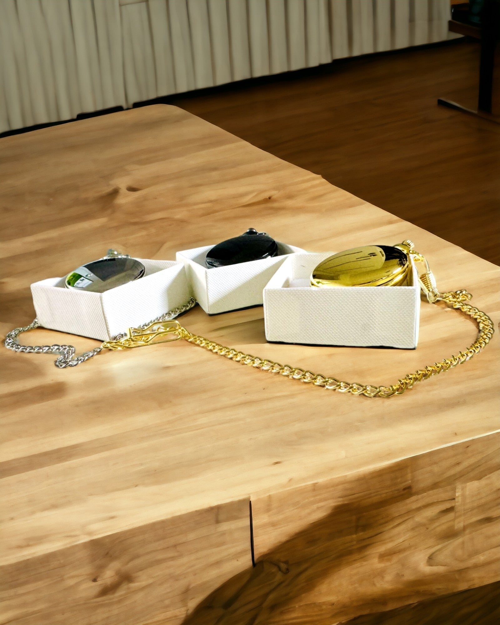 Goldfarbene Taschenuhr mit Gravurmöglichkeit