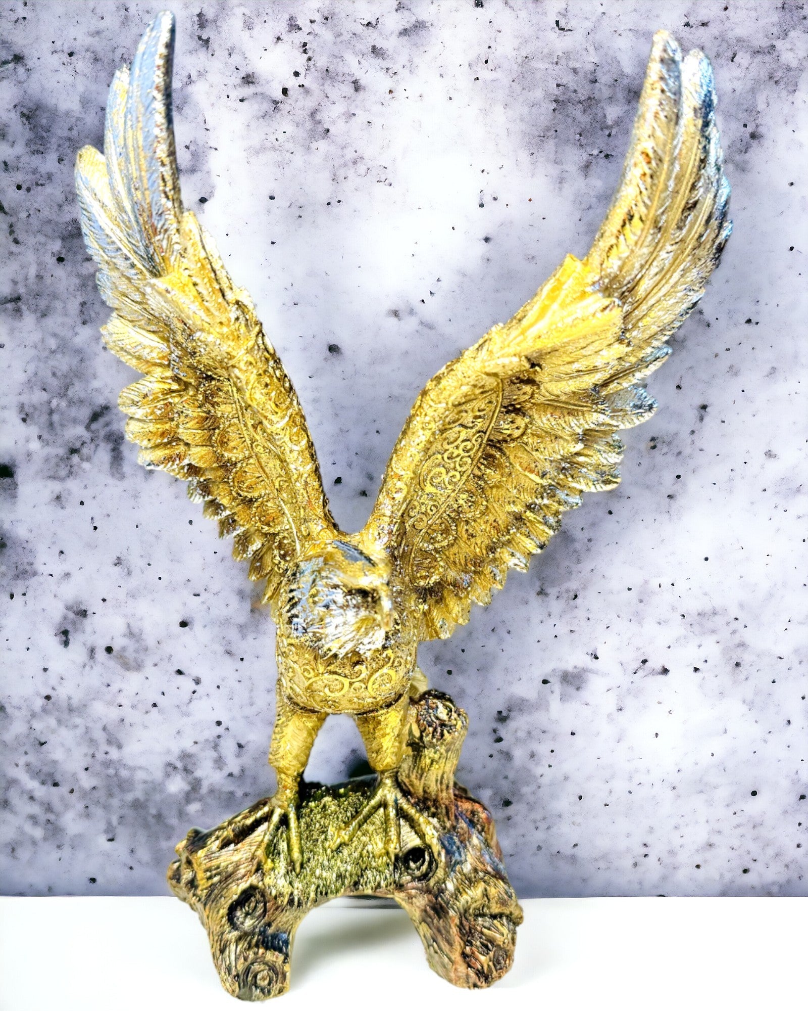 Statuette "Goldener Adler" mit Personalisierungsoption - Dekoration aus Harz