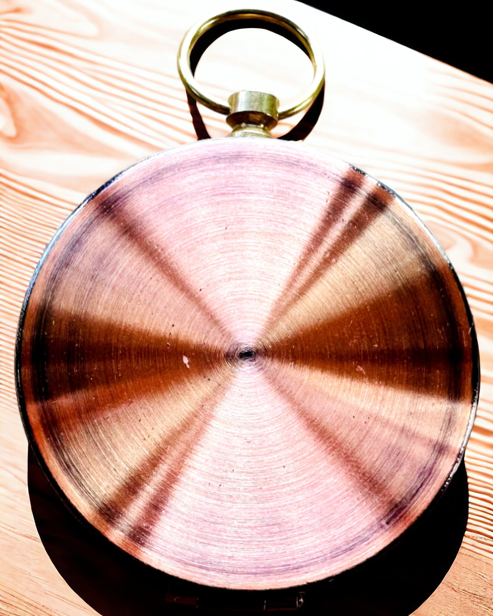 Kompass Roségold - Navigationsgerät im Retro-Stil – tragbares und präzises Instrument zur Richtungsbestimmung für Reisende und Entdecker. Gravur, Personalisierung.