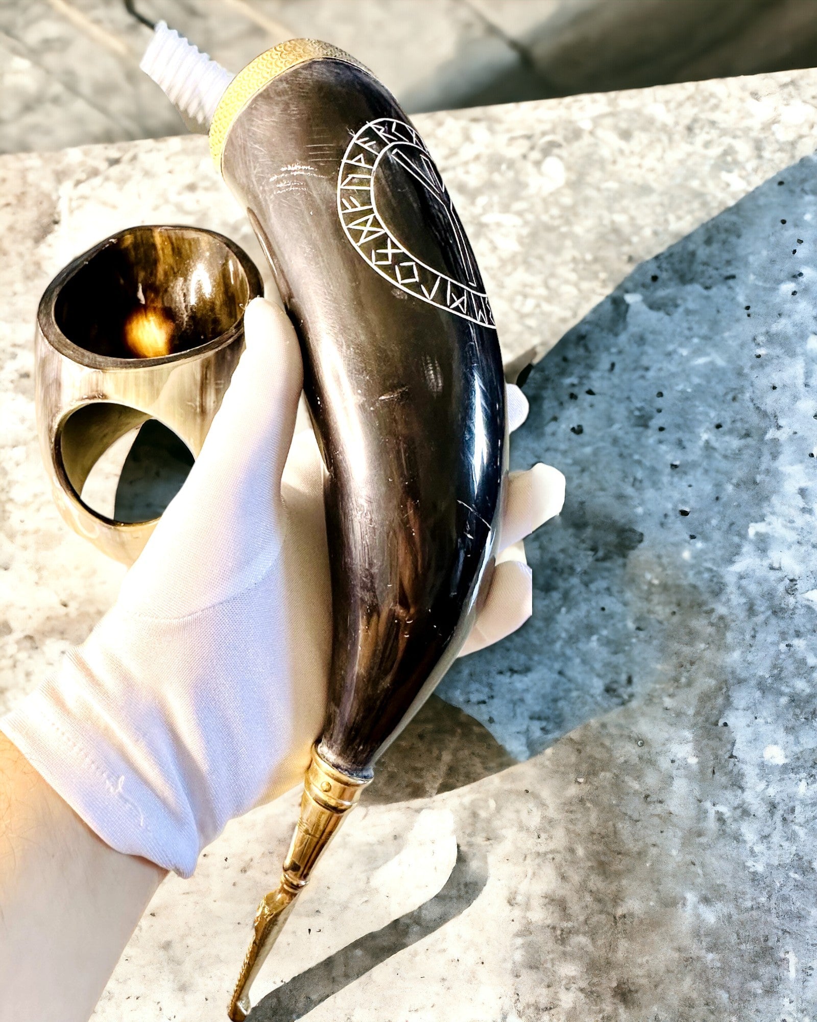 Hornbecher "Viking Valor" - Handgraviert, Premium Qualität - 4 Varianten zur Auswahl