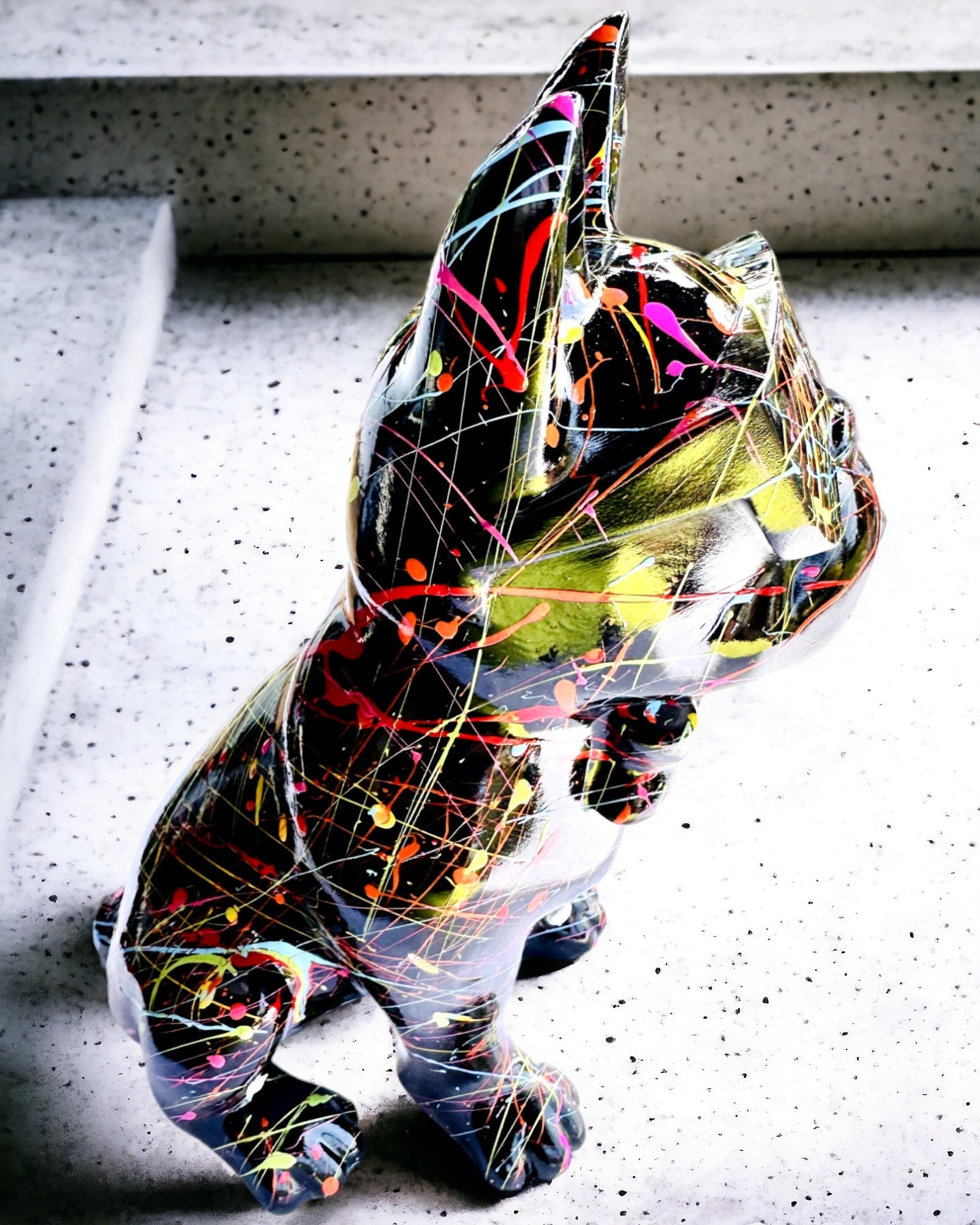 Kolorowy Psiak Artystyczny - Handbemalter Französischer Bulldogge, Personalisierung mit Gravur, ideal als Geschenk