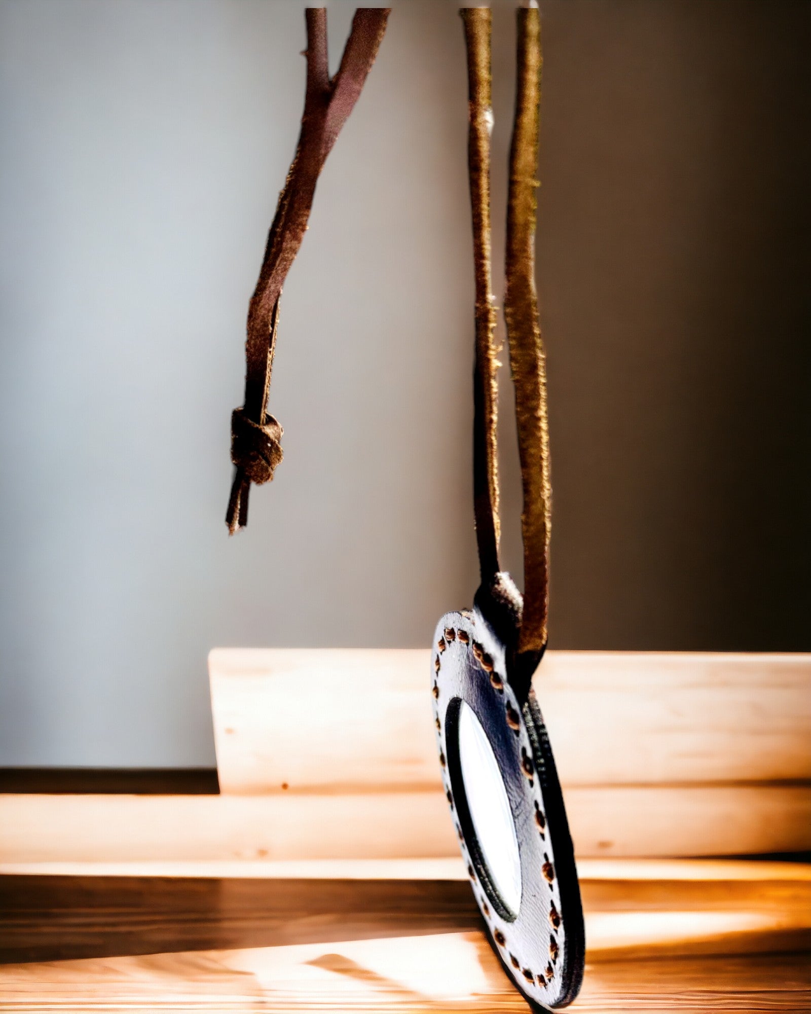 Indische Lupe Artefakt, Leder, handgefertigt - Personalisierung mit Gravur möglich