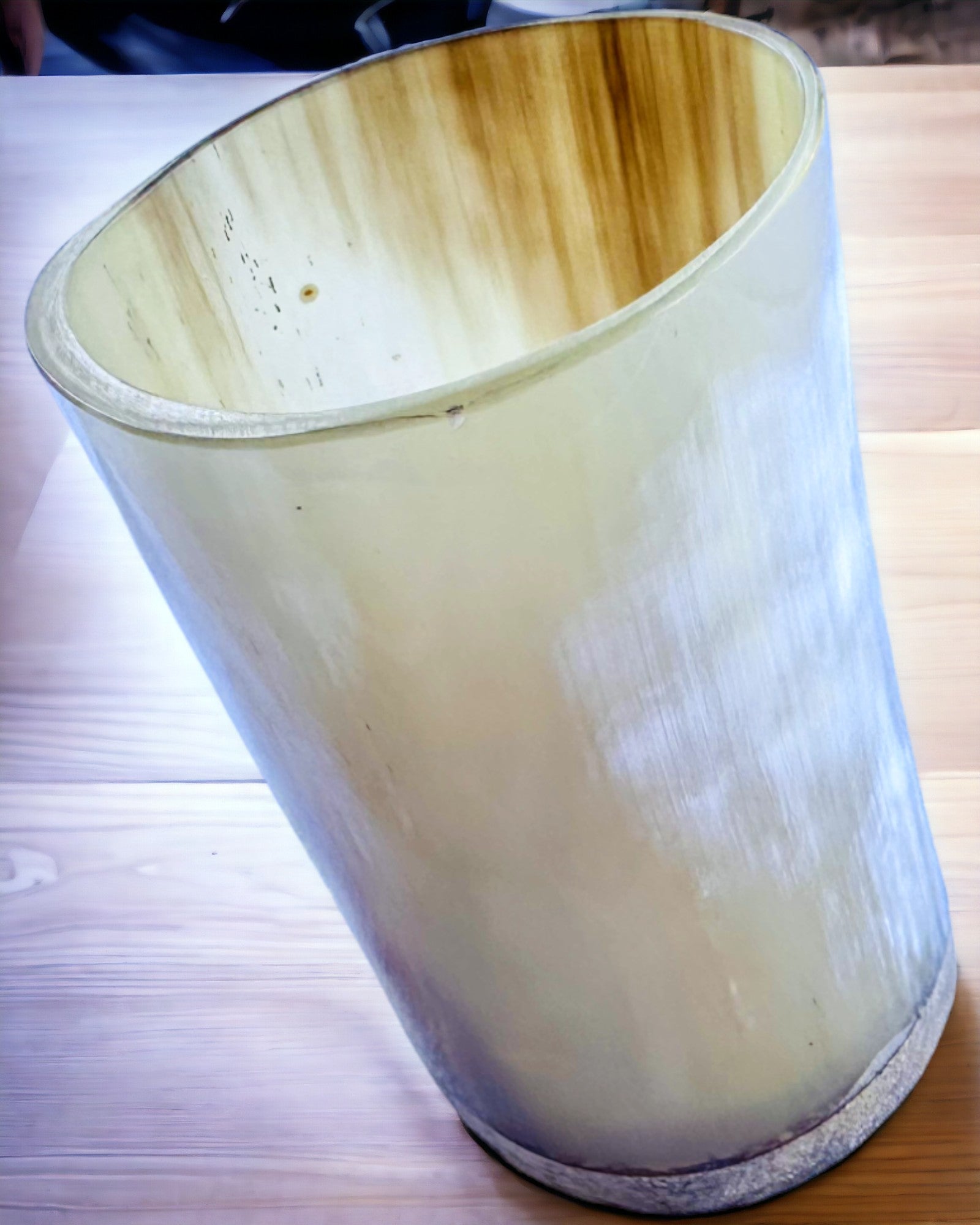 Handgefertigte kleine Tasse mit Gravurmöglichkeit, indisches Glas Tasse, Personalisierung als Geschenk möglich, Gravur. Helle Farbe