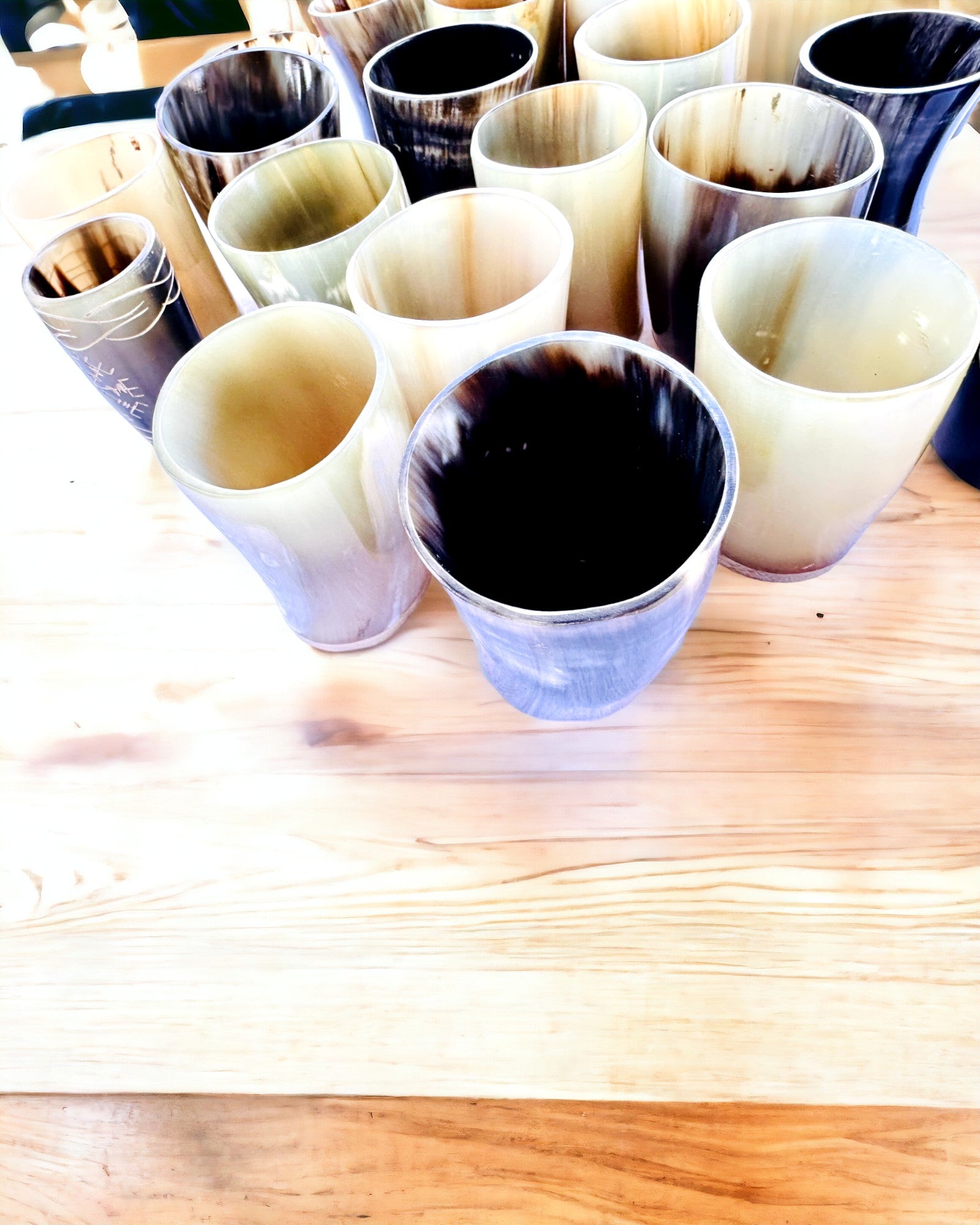 Handgefertigte kleine Tasse mit Gravurmöglichkeit, indisches Glas Tasse, Personalisierung als Geschenk möglich, Gravur. Helle Farbe