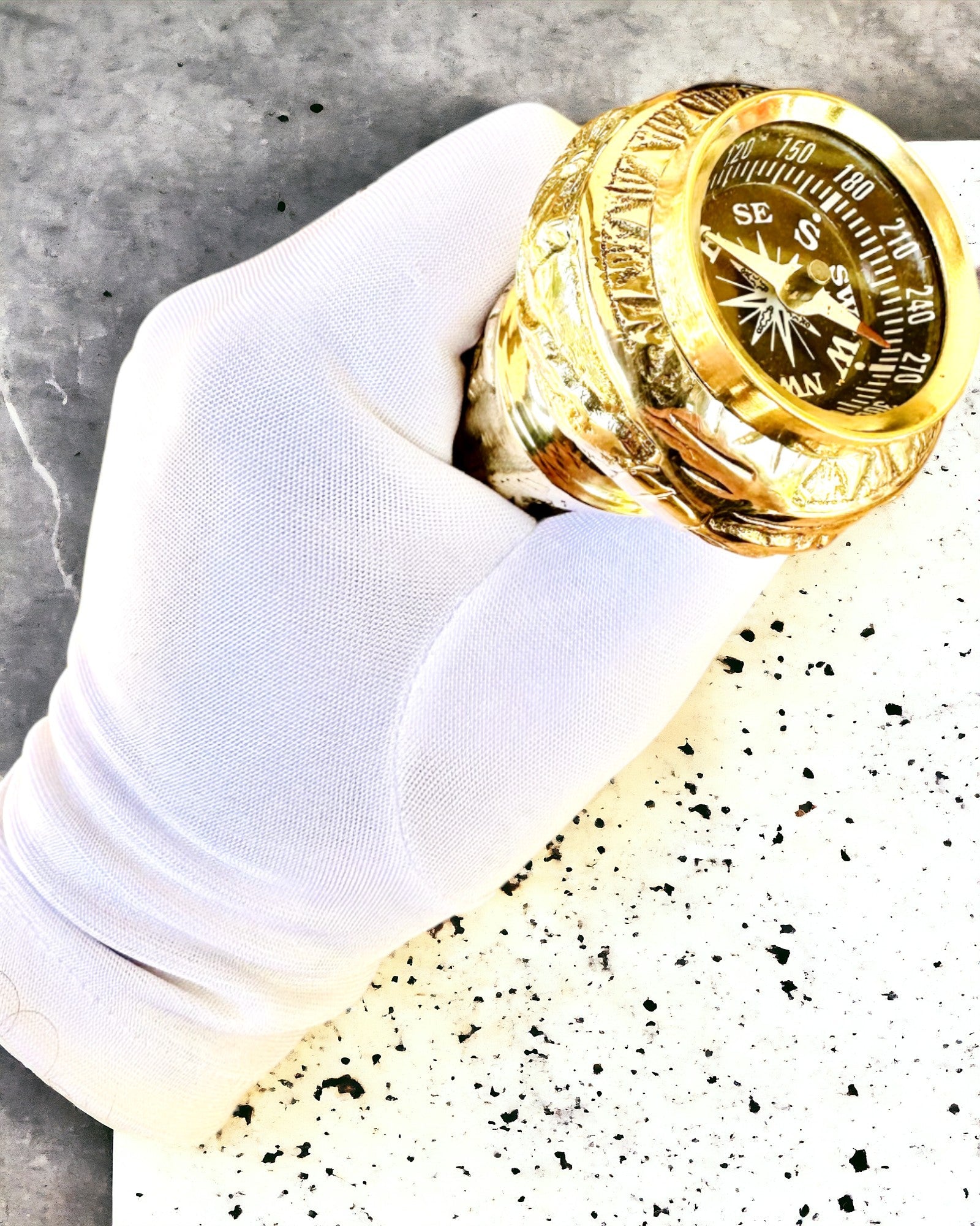 Kompasso Black - Spazierstock - Handgeschnitztes Holz - Exklusive Edition mit Gravurmöglichkeit