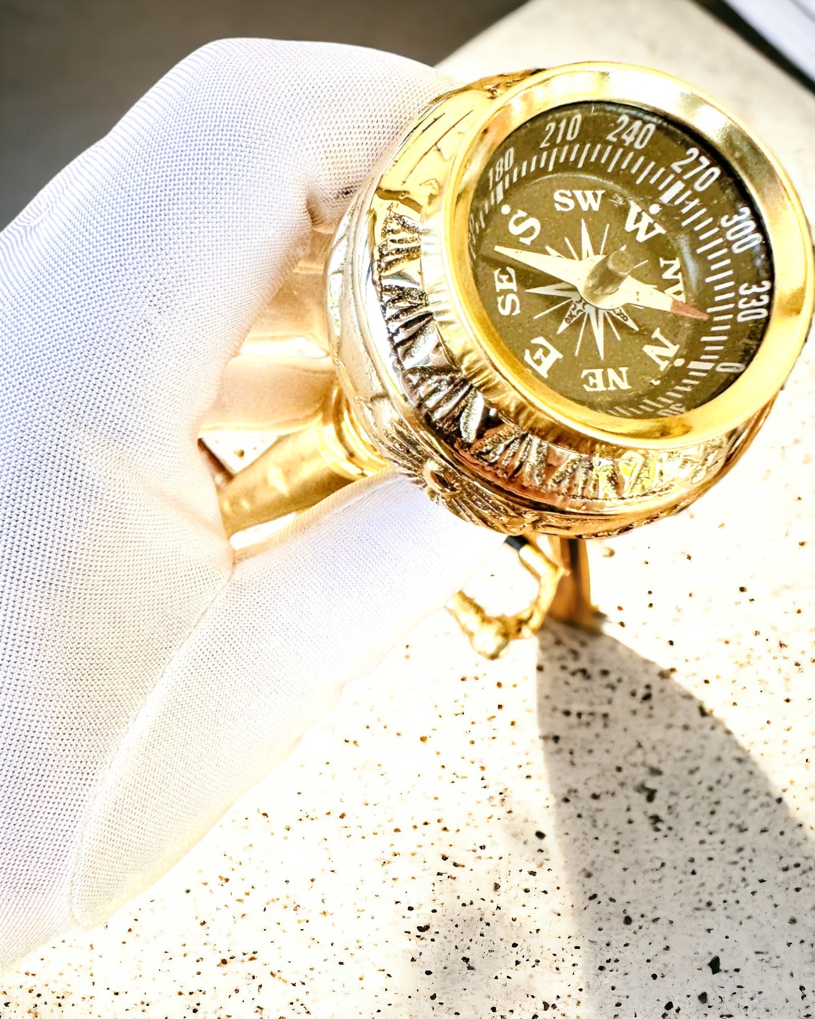 Kompasso Black - Spazierstock - Handgeschnitztes Holz - Exklusive Edition mit Gravurmöglichkeit