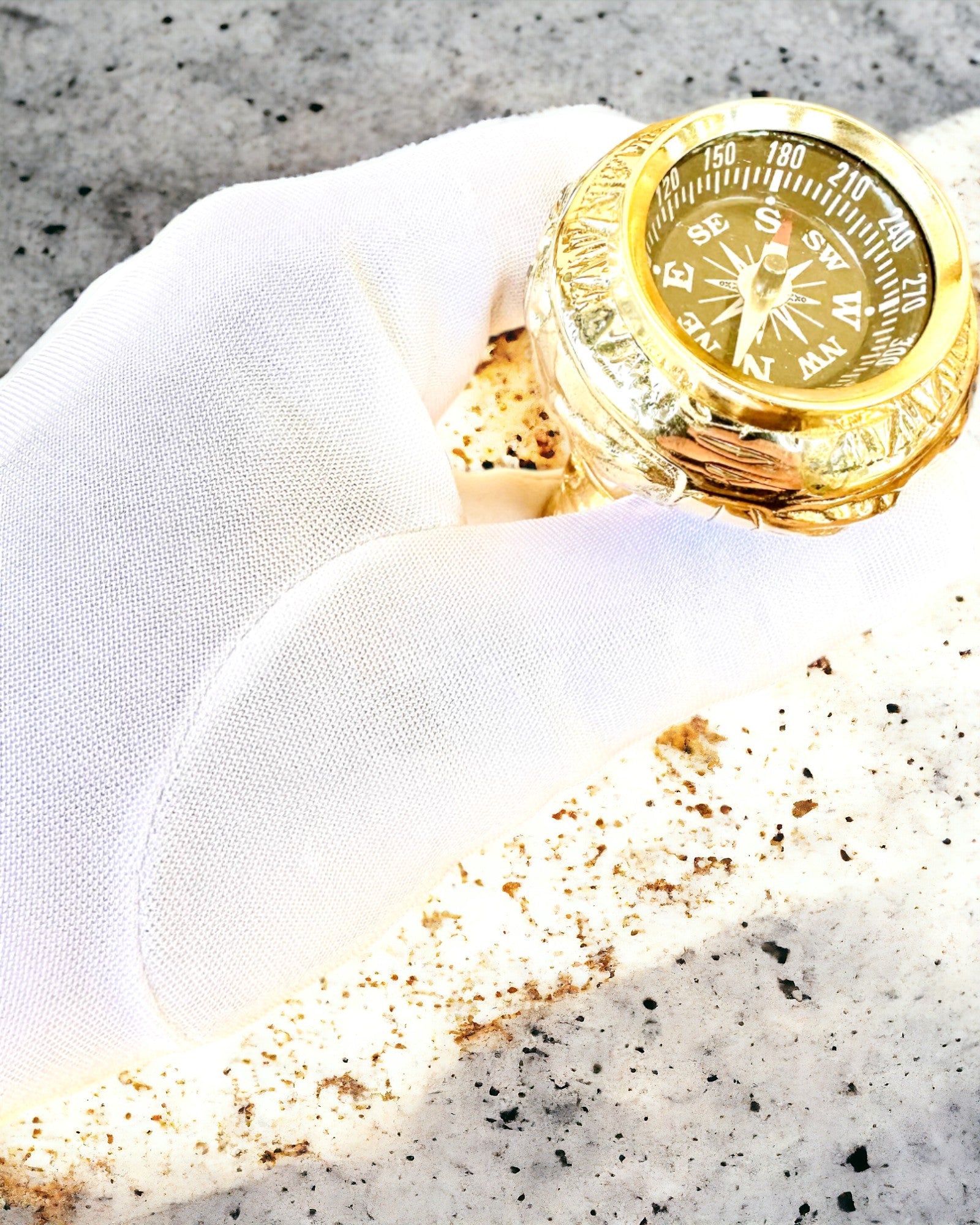 Kompasso Black - Spazierstock - Handgeschnitztes Holz - Exklusive Edition mit Gravurmöglichkeit