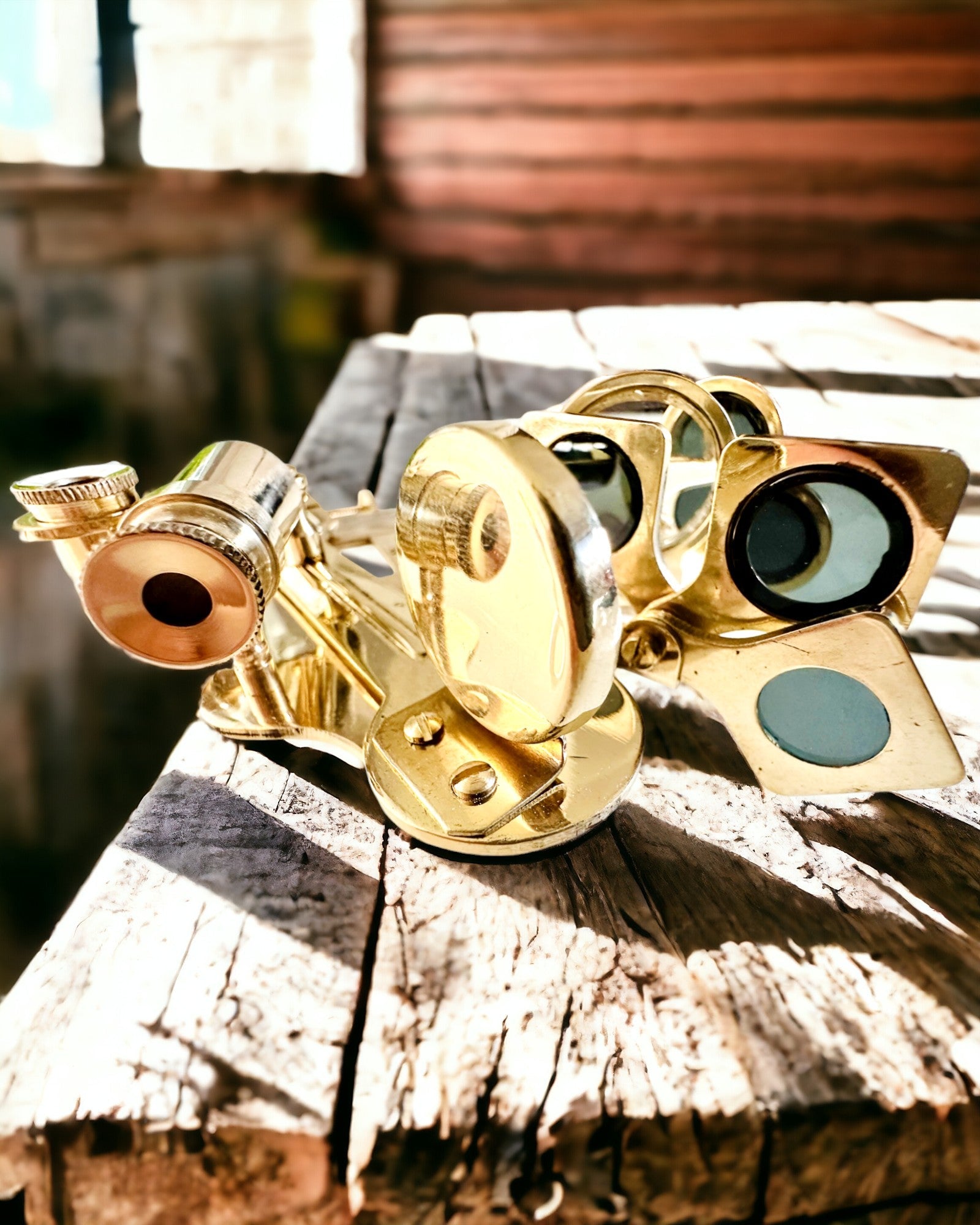Künstlerischer Sextant in goldener Farbe - Möglichkeit zur Personalisierung mit Gravur