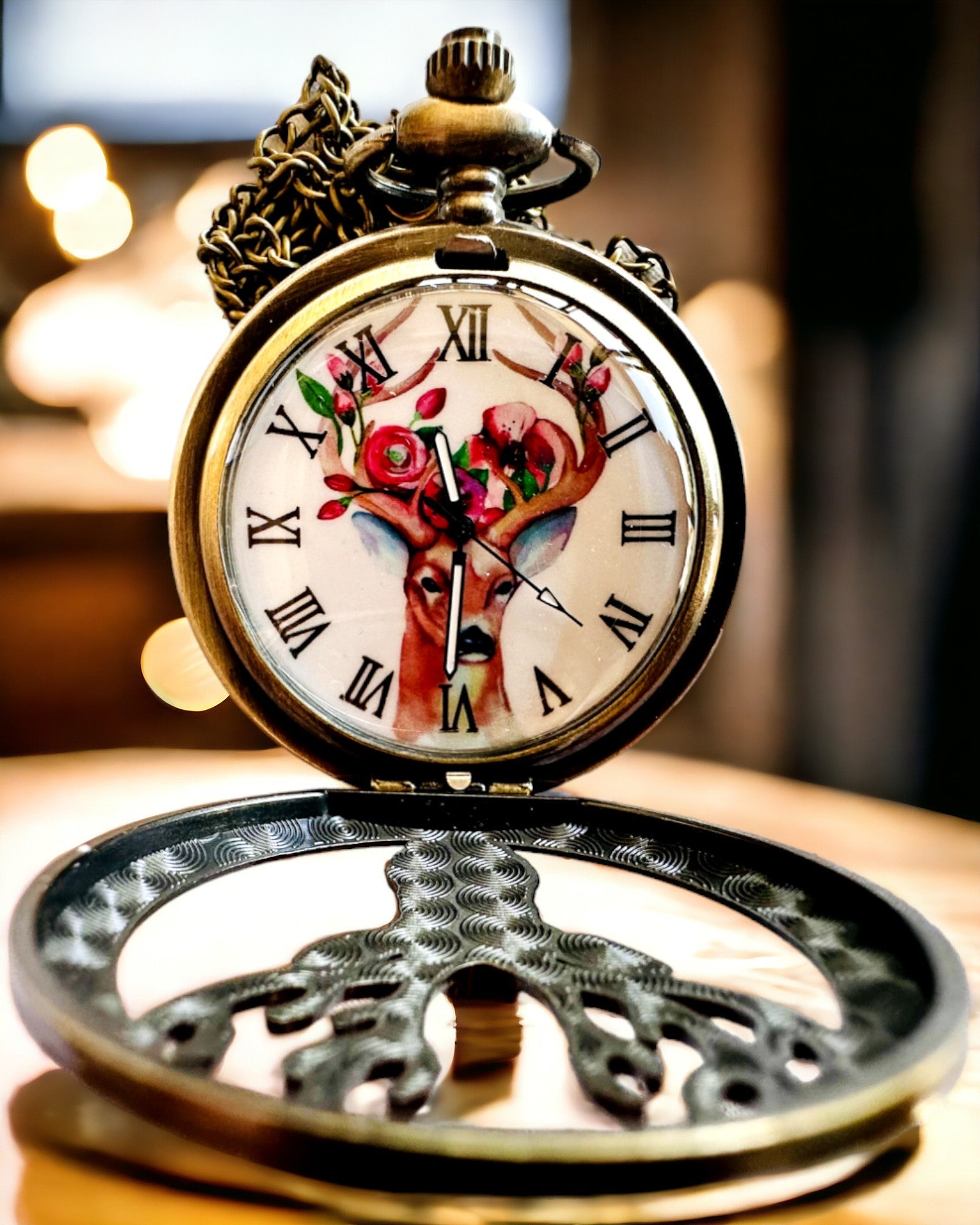 Taschenuhr Waldwächter - Elegante Uhr mit Hirschmotiv, personalisierbar mit Gravur